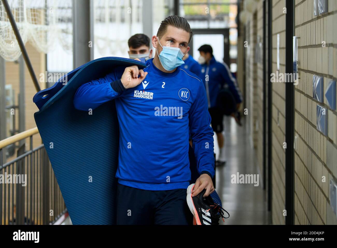 Karlsruhe, Deutschland. 24th Nov, 2020. After strength training, circuit training, strength circles, the players leave the hall. Sebastian Jung (KSC). GES/Football/2. Bundesliga: Karlsruher SC - Training, 11/24/2020 Football/Soccer: 2. Bundesliga: KSC Training, Karlsruhe, November 24, 2020 | usage worldwide Credit: dpa/Alamy Live News Stock Photo