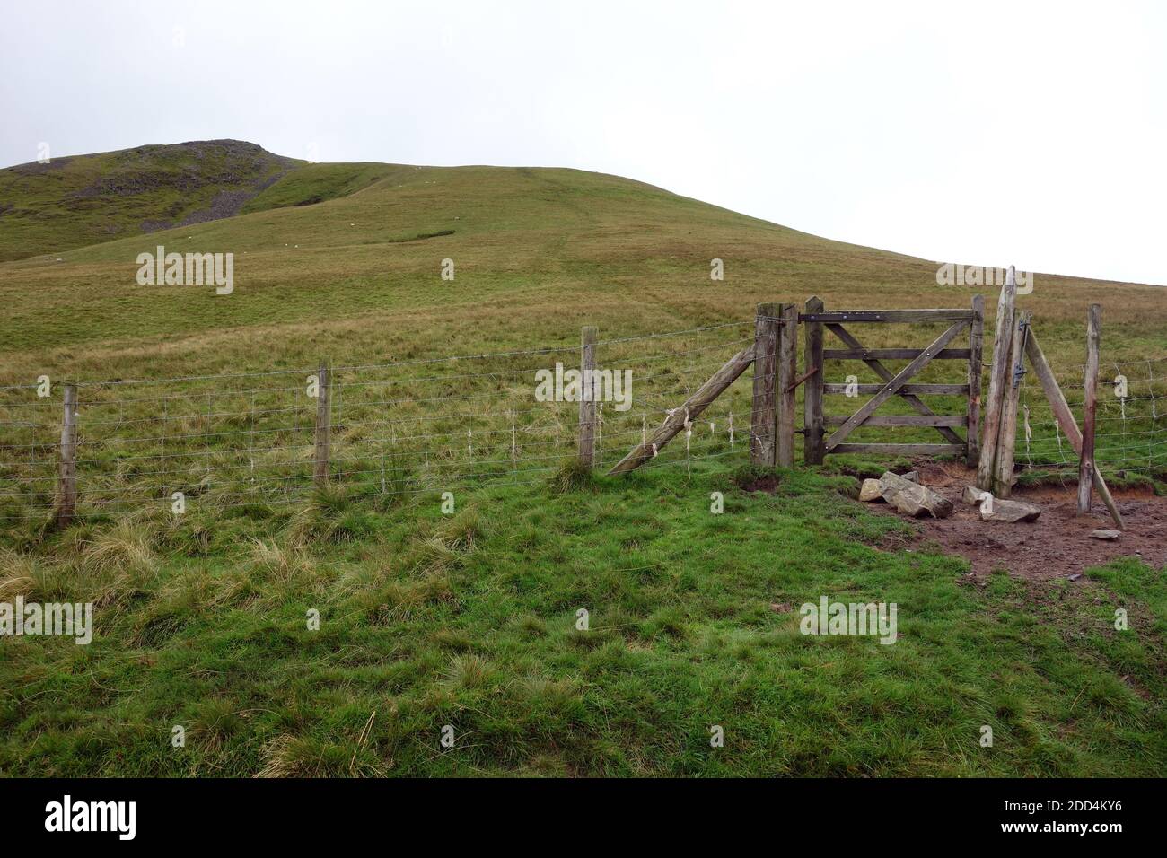 Wooden Gate to the Wainwright 'Clough Head' from the Old Coach Road to Dockray in Matterdale from St John's in the Vale, Lake District National Park. Stock Photo