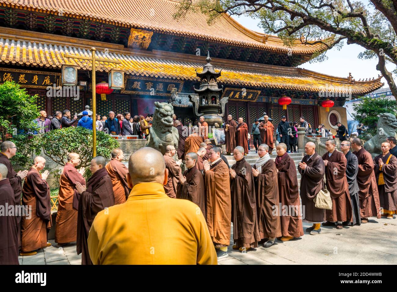 Monks in the ceremony of Puji Temples in the Putuoshan, Zhoushan ...