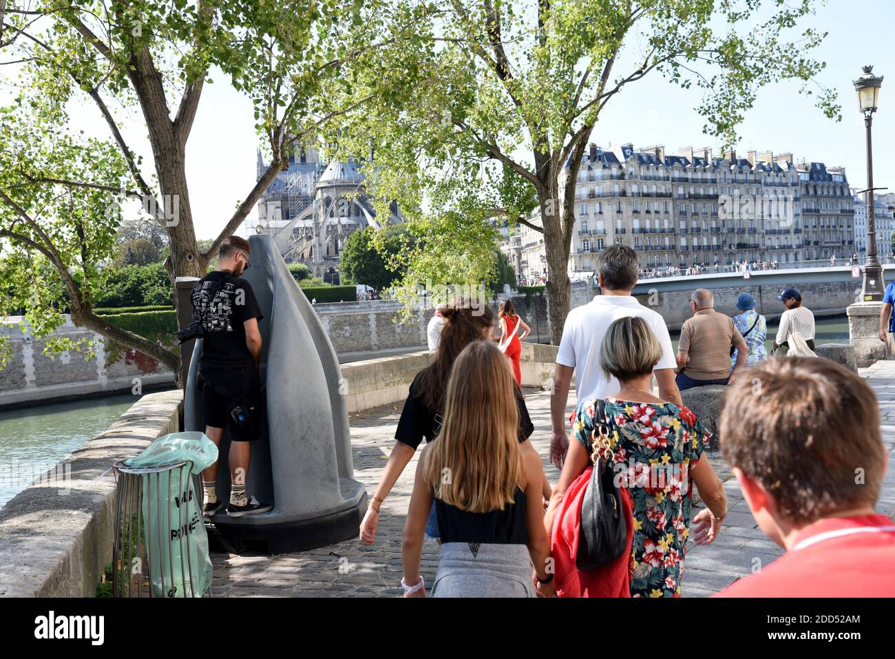 Paris uritrottoir hires stock photography and images Alamy