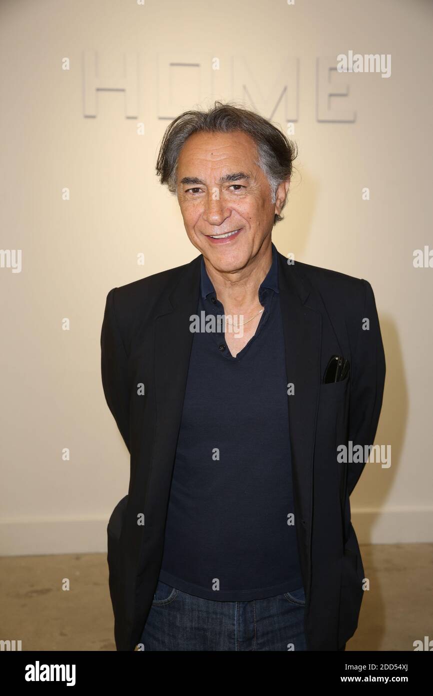 Richard Berry lors du vernissage de l'exposition photographique Home a