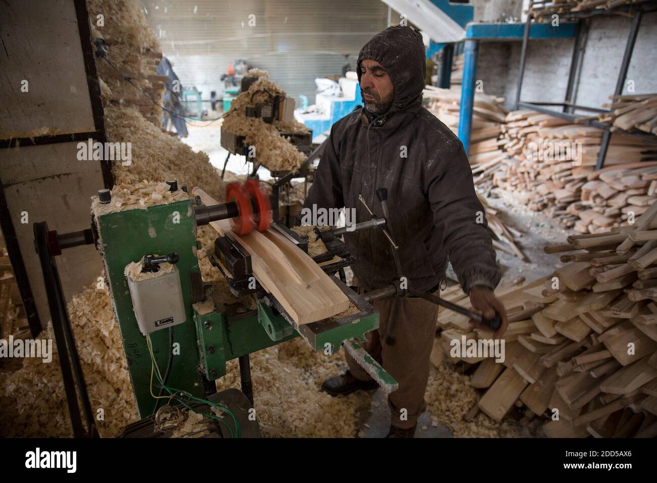 Srinagar, Indiancontrolled Kashmir. 24th Nov, 2020. A worker levels