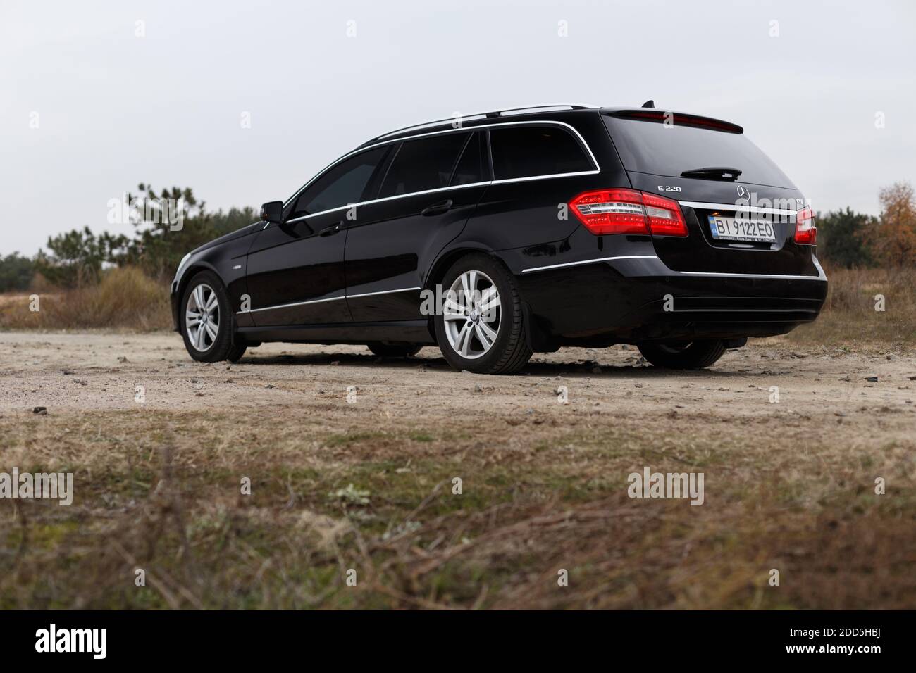 Mercedes benz e class wagon hi-res stock photography and images - Alamy