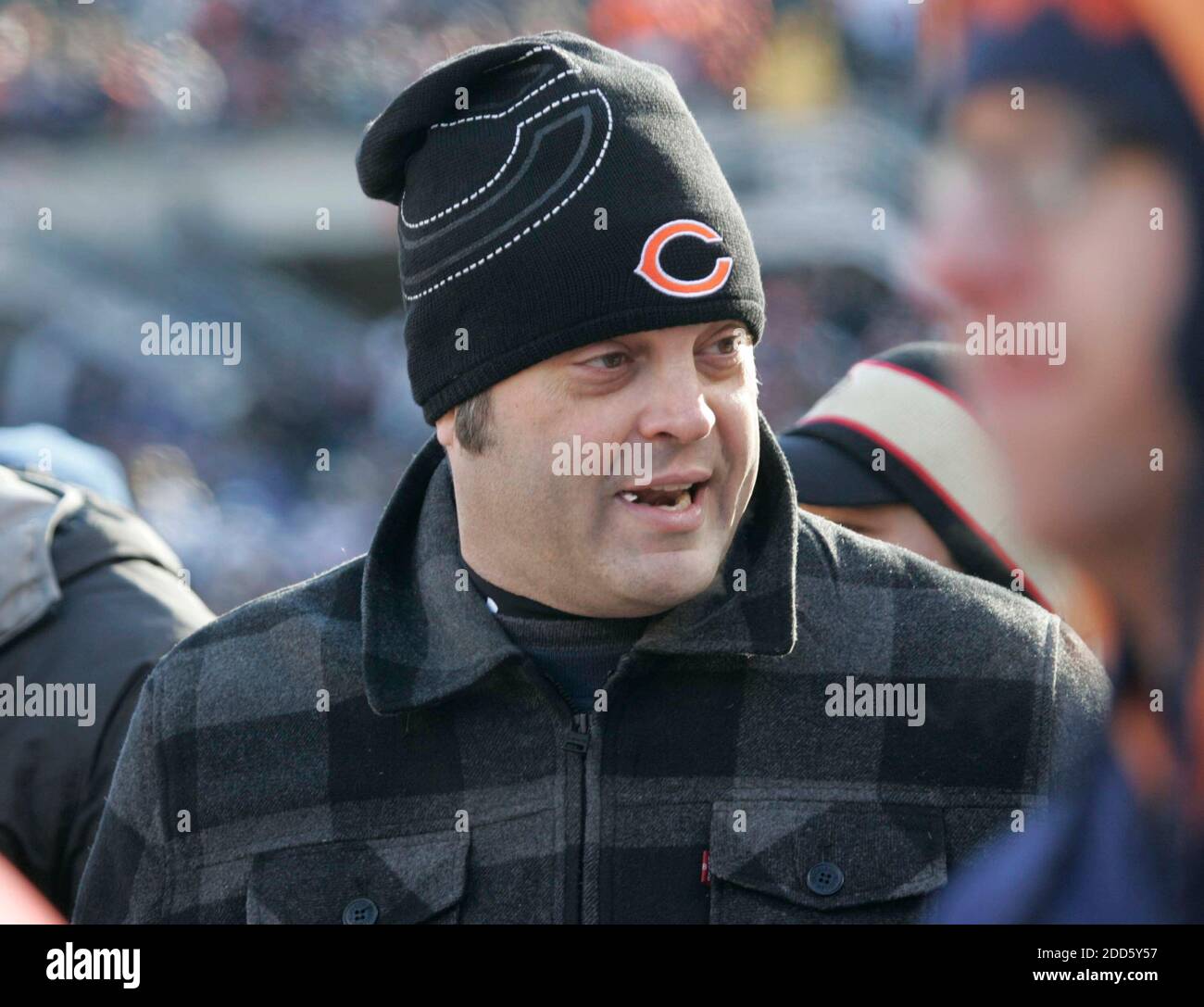 NO FILM, NO VIDEO, NO TV, NO DOCUMENTARY - Actor Vince Vaughn stands on the sideline before the NFC Championship game between the Green Bay Packers and the Chicago Bears at Soldier Field in Chicago, IL, USA on January 23, 2011. Photo by Mike De Sisti/Milwaukee Journal Sentinel/MCT/ABACAPRESS.COM Stock Photo