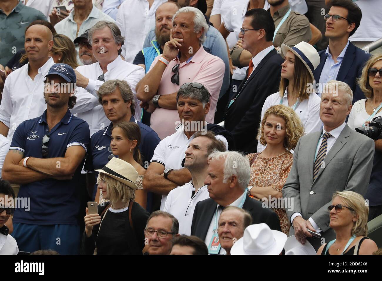 Tennis French Open Roland Garros, Paris, France 3/6/09 Footballer Robert  Pires (2nd R) In The Crowd During The Quarter Finals Mandatory Credit:  Action Images Scott Heavey Stock Photo Alamy | hcet.in