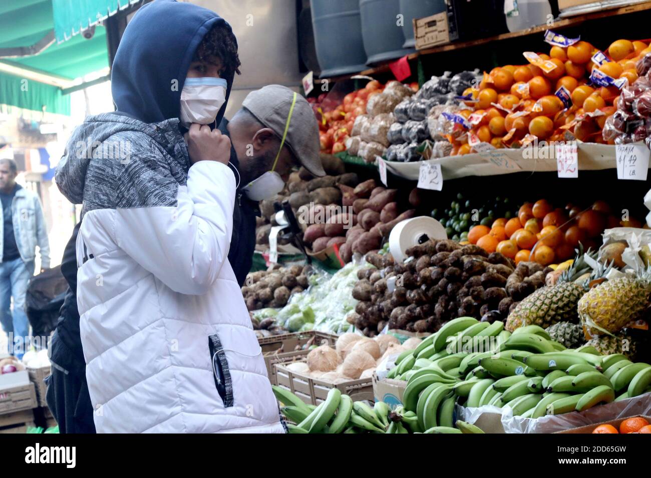 Variety of Fresh Fruits and Vegetables on Sale, New York, USA Stock