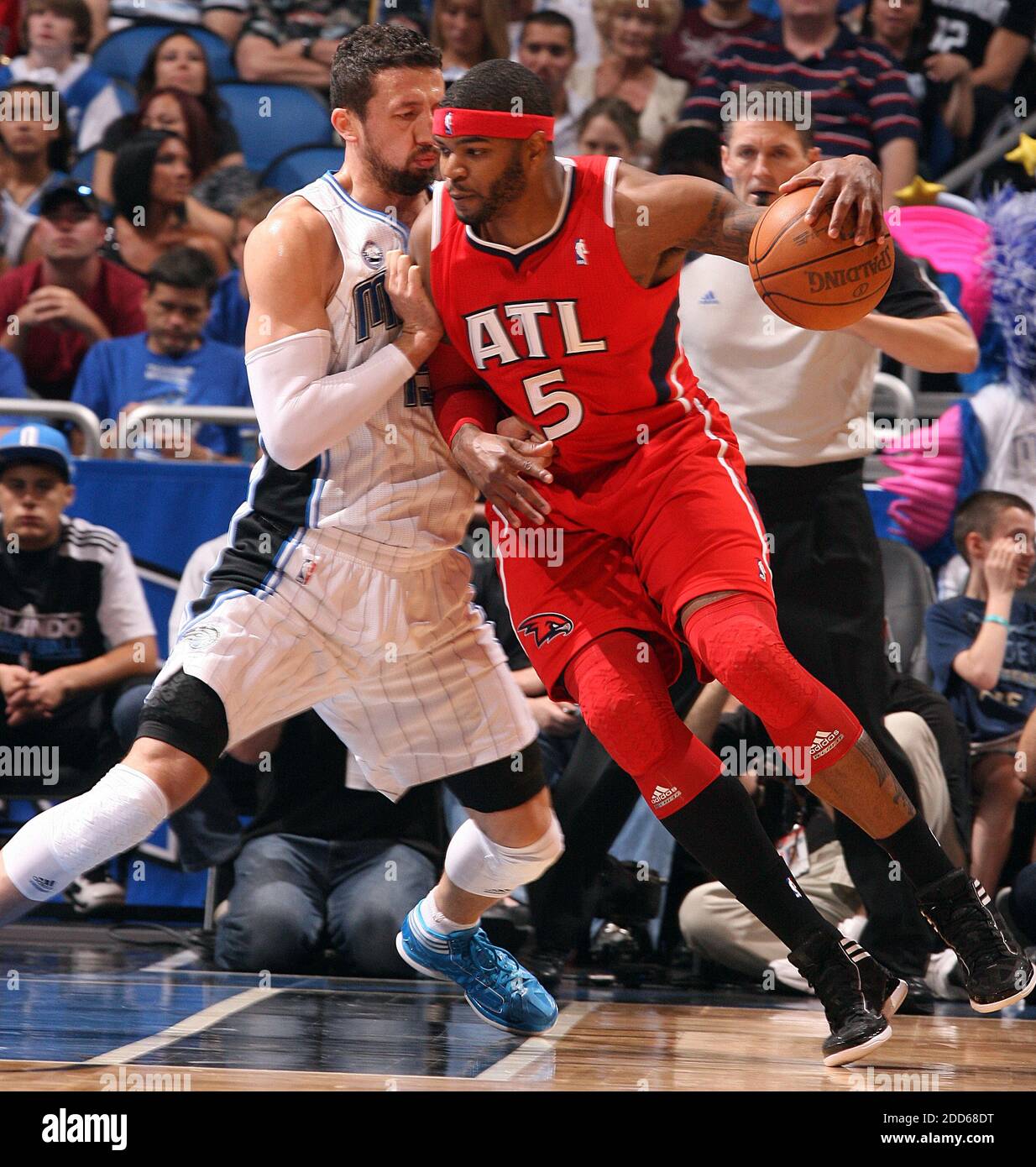 Smith leads Hawks over Nets; Boozer, Bulls crush Pistons