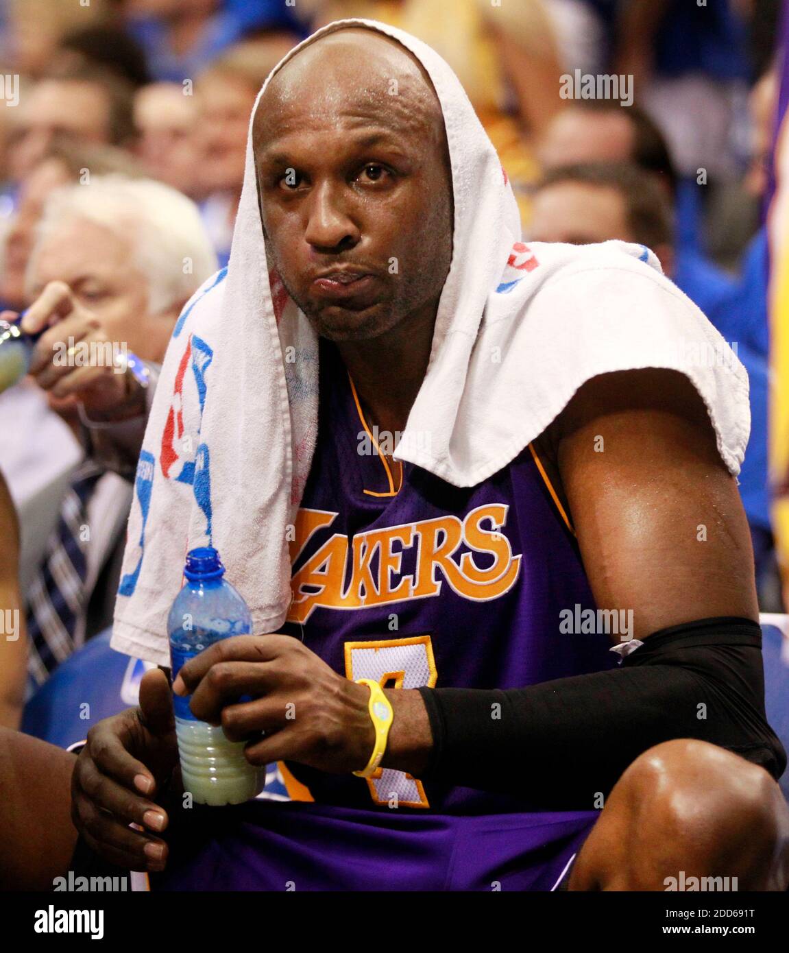 NO FILM, NO VIDEO, NO TV, NO DOCUMENTARY - Los Angeles Lakers' Lamar Odom takes a breather against the Dallas Mavericks in Game 3 of the NBA Western Conference semifinals, Los Angeles Lakers Vs Dallas Mavericks at American Airlines Center in Dallas, TX, USA on May 6, 2011. Photo by Ron Jenkins/Fort Worth Star-Telegram/MCT/ABACAPRESS.COM Stock Photo