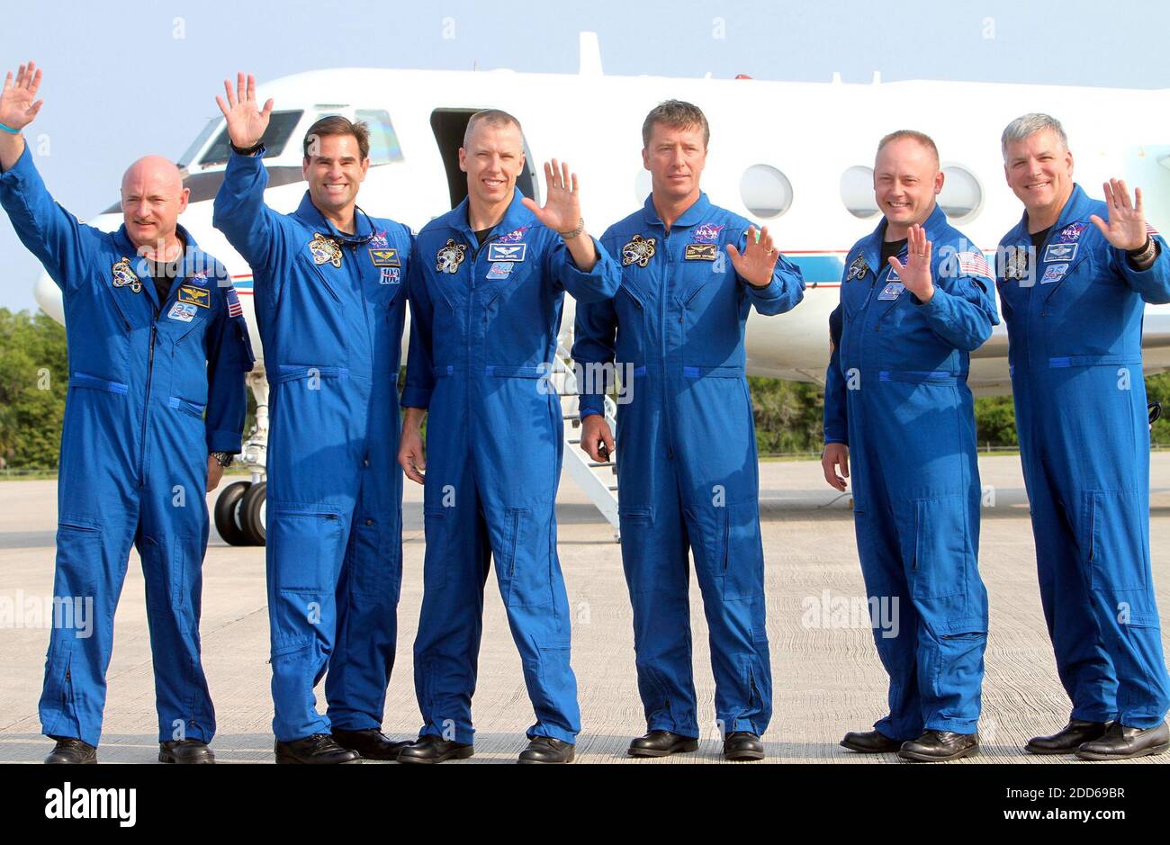 NO FILM, NO VIDEO, NO TV, NO DOCUMENTARY - The astronauts of space shuttle Endeavour, from left, commander Mark Kelly, Canadian born U.S. astronaut Greg Chamitoff, mission specialist Drew Feustel, European Space Agency astronaut Roberto Vittori, of Italy, mission specialist Mike Fincke and British born U.S. astronaut, pilot Greg Johnson, gather for a photo after arriving at the Kennedy Space Center in Cape Canaveral, Florida, Thursday, May 12, 2011. Photo by Red Huber/Orlando Sentinel/MCT/ABACAPRESS.COM Stock Photo