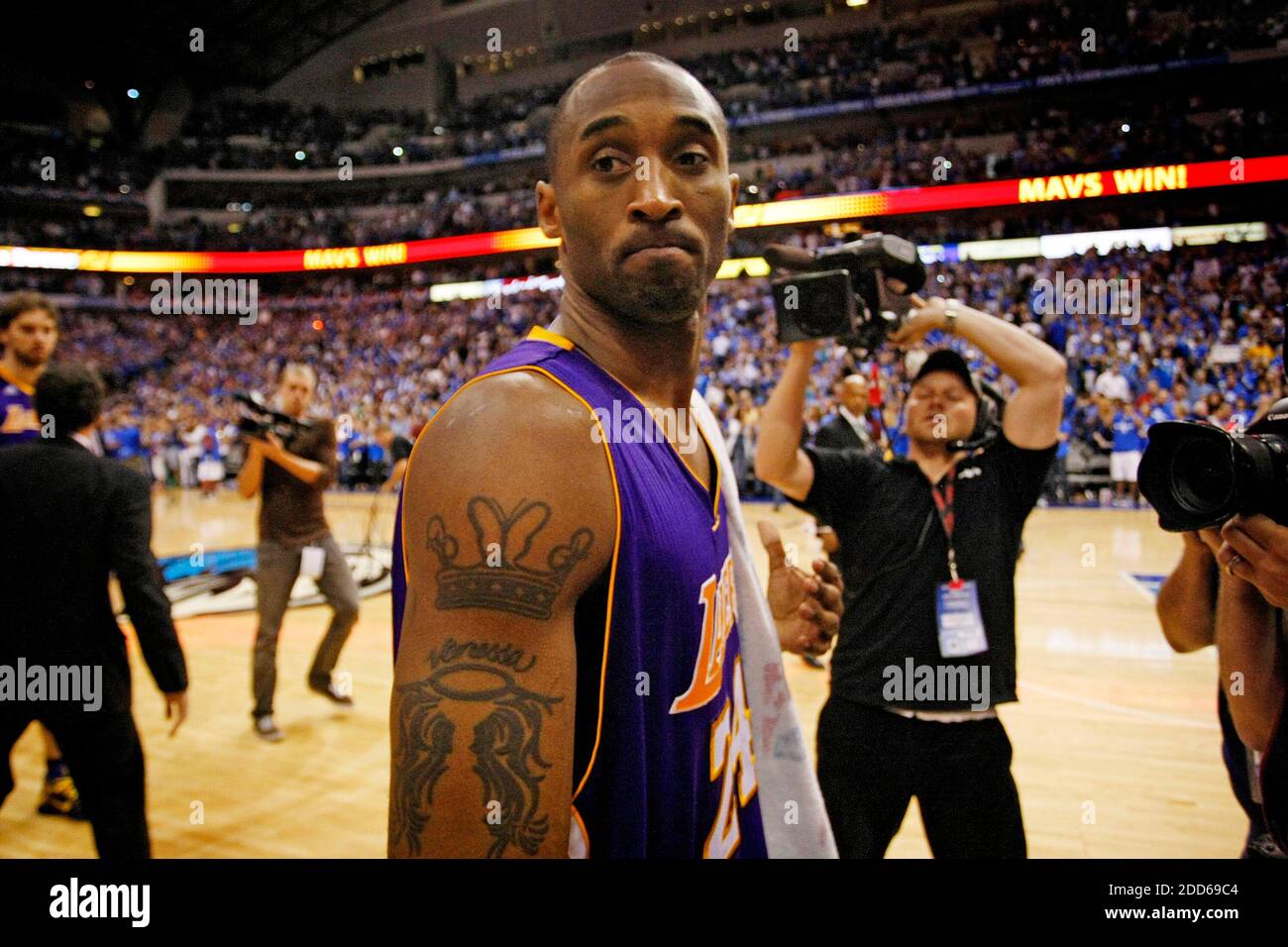 NO FILM, NO VIDEO, NO TV, NO DOCUMENTARY - Los Angeles Lakers shooting guard Kobe Bryant (24) walks off the court at the end of Game 4 of the NBA Western Conference Playoffs Basketball match, Los Angeles Lakers Vs Dallas Mavericks at the American Airlines Center in Dallas, TX, USA on May 8, 2011. The Dallas Mavericks defeated the Los Angeles Lakers, 122-86. Photo by Paul Moseley/Fort Worth Star-Telegram/MCT/ABACAPRESS.COM Stock Photo