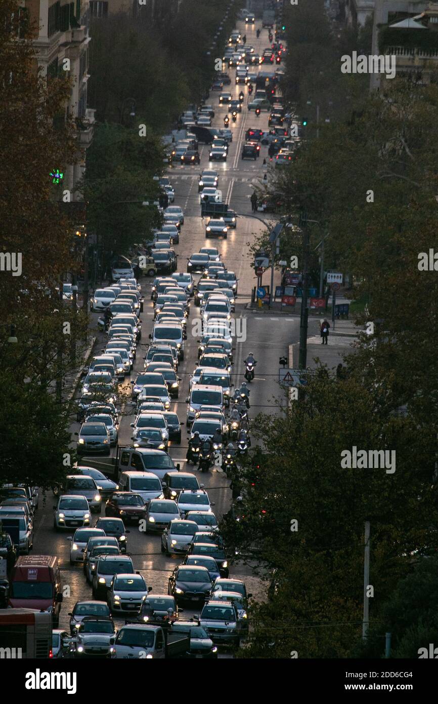 Traffic In Rome Traffic Congestion In Rome High Resolution Stock Photography and Images ...