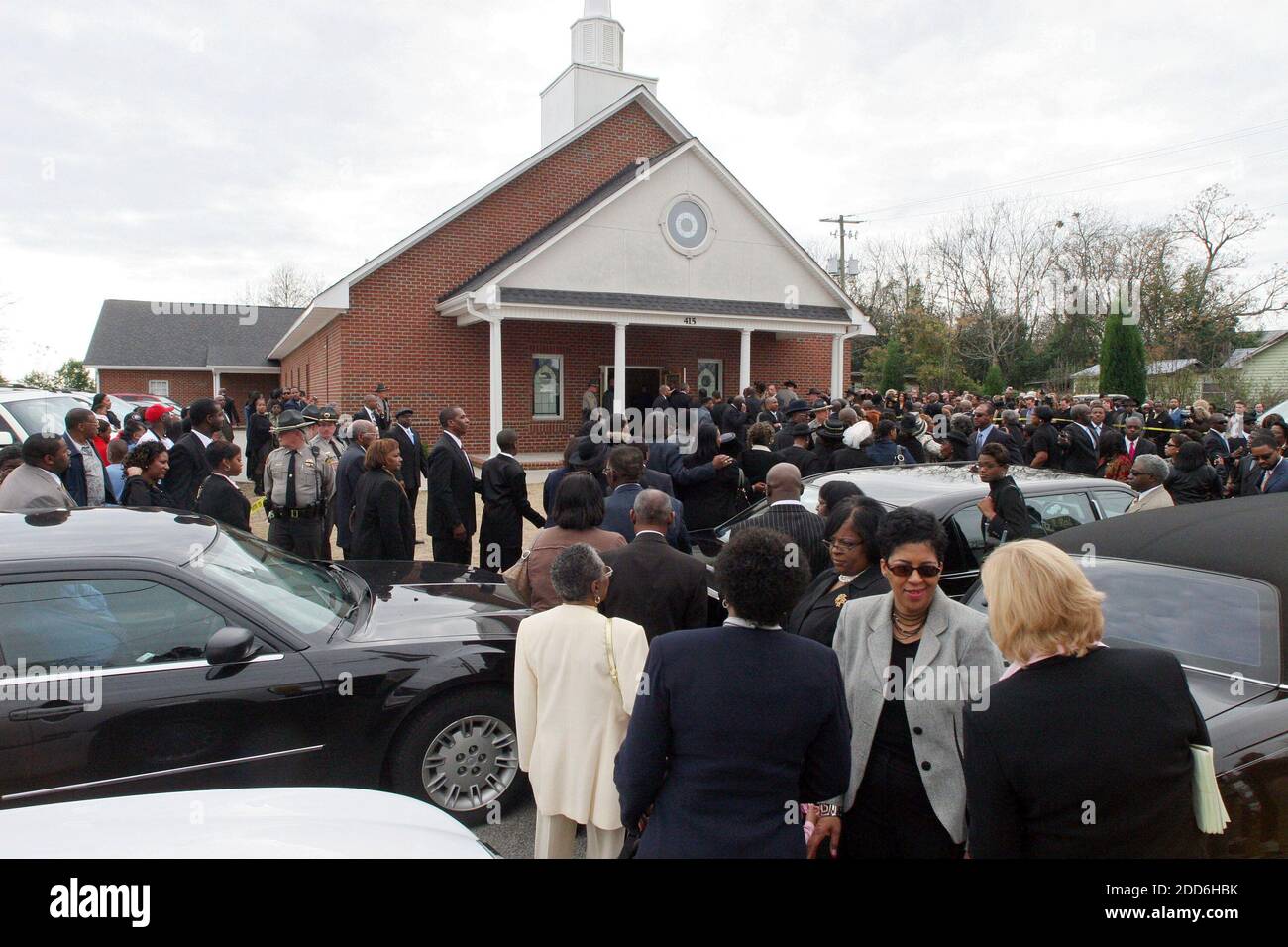 NO FILM, NO VIDEO, NO TV, NO DOCUMENTARY - Friends and family of James Brown make their way into Carpentersville Baptist church for his private funeral service in Augusta, Georgia, Friday, December 29, 2006. Photo by C. Aluka Berry/The State/MCT/ABACAPRESS.COM Stock Photo