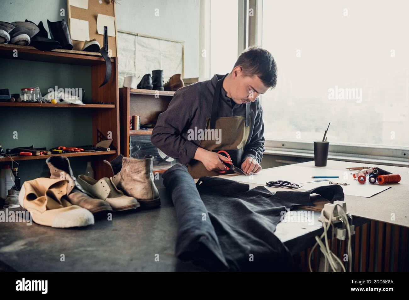 Before start working directly with the leather, the shoe manufacturer