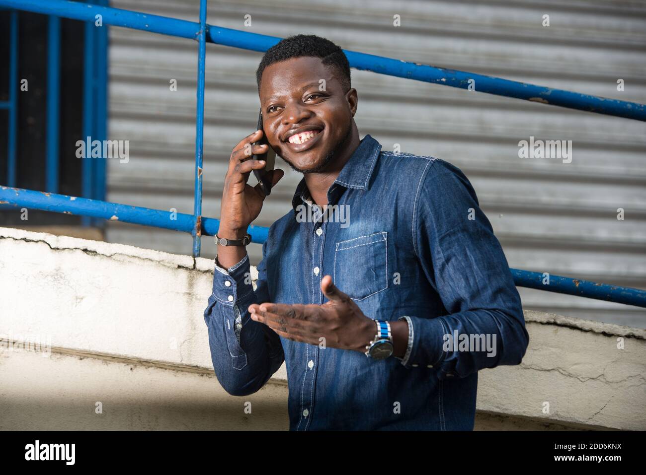 Old man walking smart phone hi-res stock photography and images - Alamy