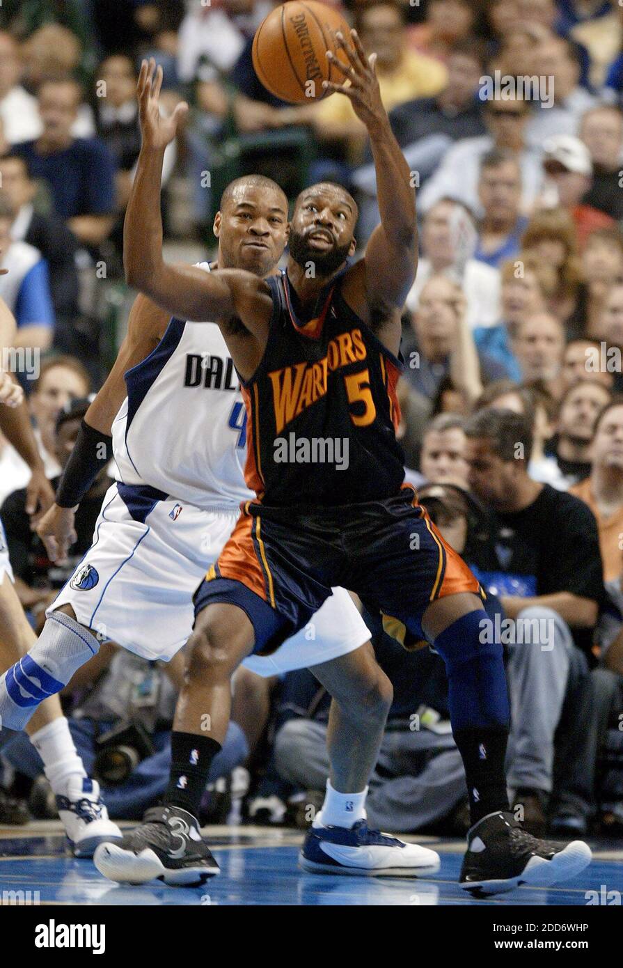 On this date, 2008: Baron Davis leaves Warriors to join Clippers