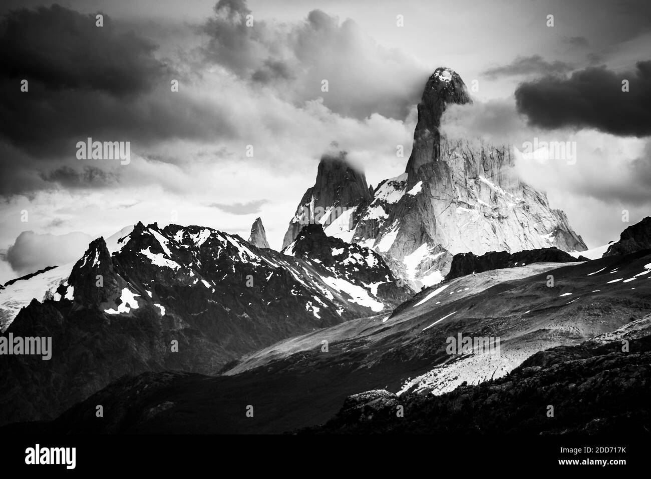 Mount Fitz Roy (Cerro Chalten), El Chalten, Patagonia, Argentina, South America Stock Photo