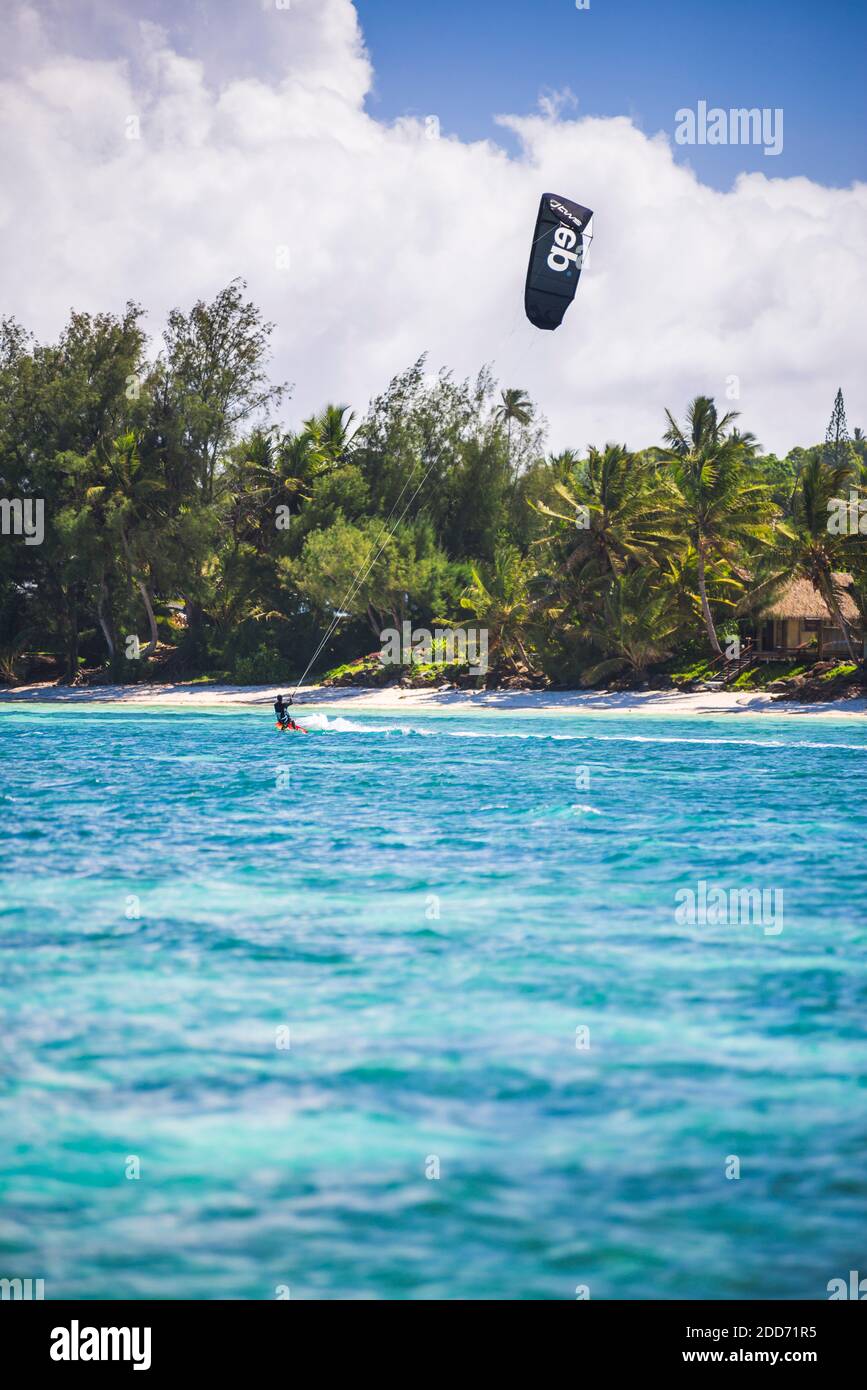 Kitesurfing in Muri Lagoon, Rarotonga, Cook Islands Stock Photo Alamy