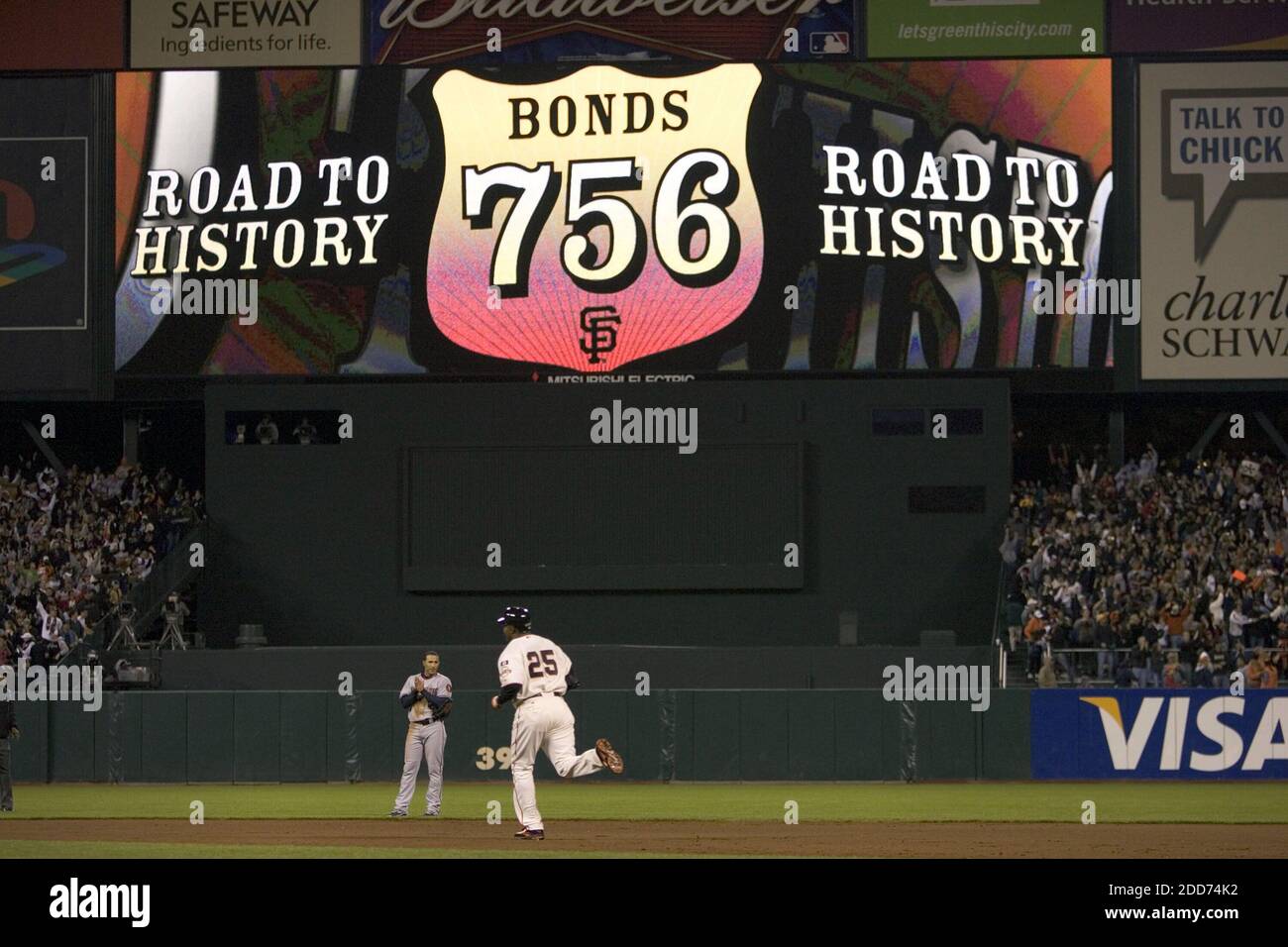 471 Barry Bonds 756 Stock Photos, High-Res Pictures, and Images