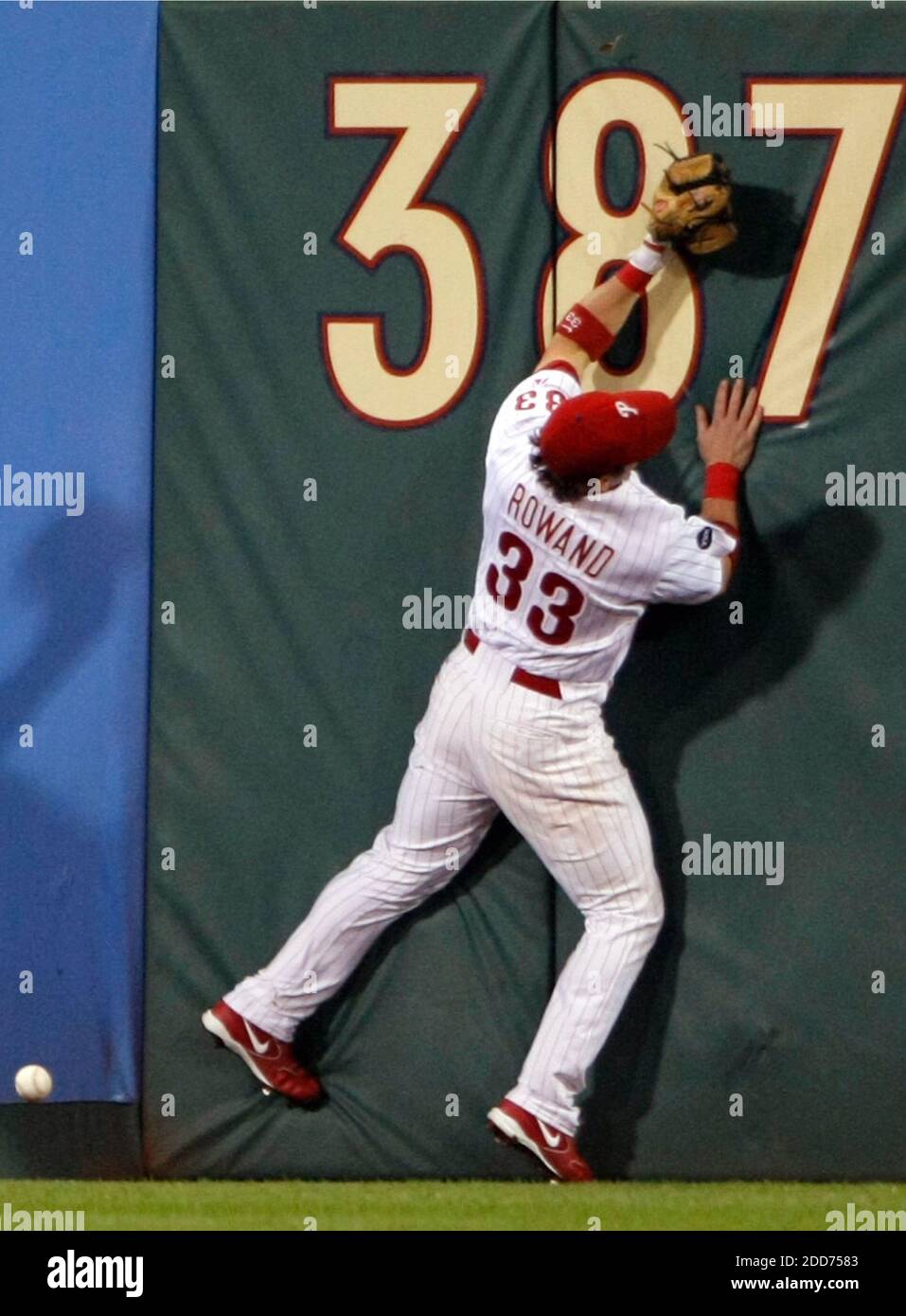 Aaron rowand hi-res stock photography and images - Alamy