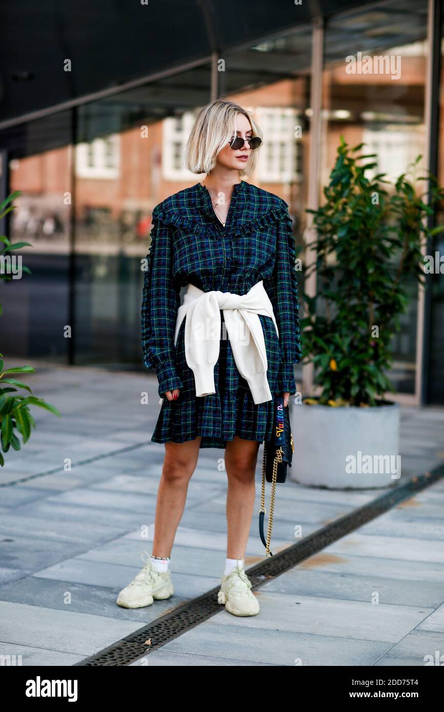 Street style, Lisa Hahnbuck arriving at Designers Remix spring summer 2019  ready-to-wear show held at Hambrosgade in Copenhagen, Denmark, on August 9,  2018. Photo by Marie-Paola Bertrand-Hillion/ABACAPRESS.COM Stock Photo -  Alamy