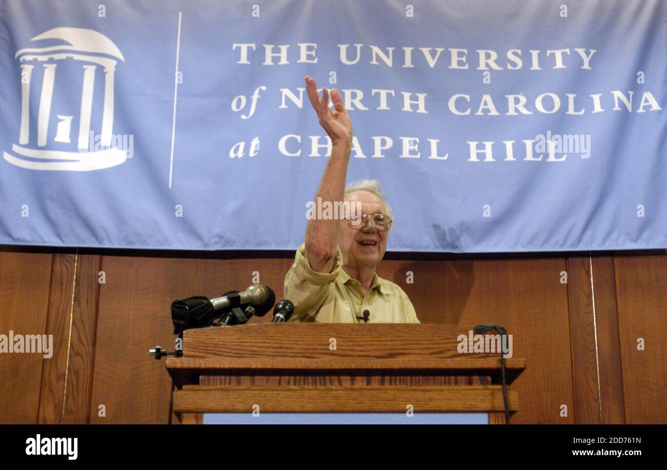 NO FILM, NO VIDEO, NO TV, NO DOCUMENTARY - Dr. Oliver Smithies, excellence professor of pathology and laboratory medicine, waves to the crowd of media, students, co-workers and fans before a press conference at UNC- Chapel Hill in North Carolina, Monday, October 8, 2007. Smithies was awarded a Nobel Prize in Physiology or Medicine laureate for his part in the 'discoveries of principles for introducing specific gene modifications in mice by the use of embryonic stem cells'. Photo by Shawn Rocco/Raleigh News and Observer/MCT/ABACAPRESS.COM Stock Photo