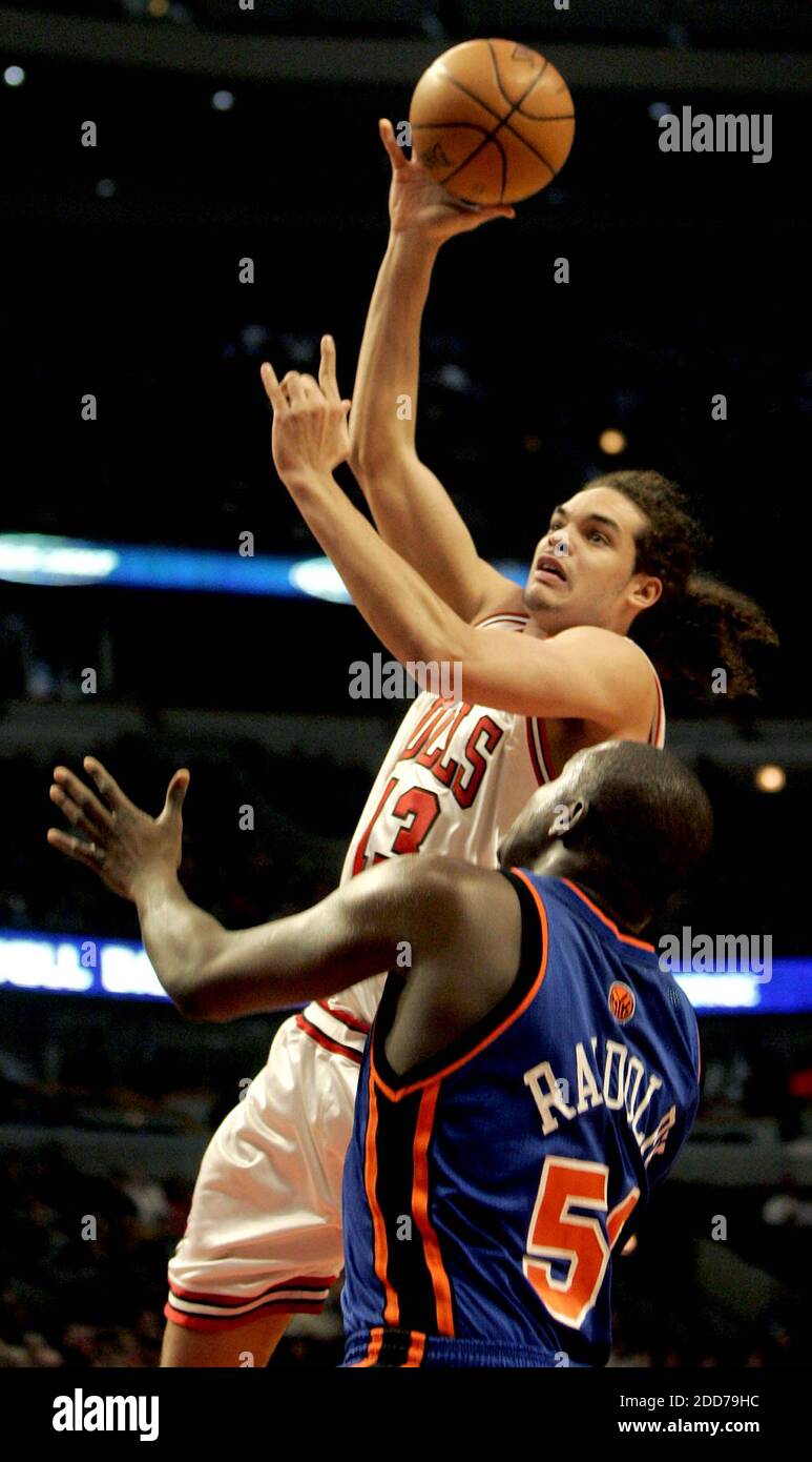 NO FILM, NO VIDEO, NO TV, NO DOCUMENTARY - Chicago Bulls' Joakim Noah lays one over New York Knicks' Zach Randolph in the first half at the United Center in Chicago, IL, USA on December 14, 2007. Bulls won 101-96. Photo by John Smierciak/Chicago Tribune/MCT/Cameleon/ABACAPRESS.COM Stock Photo