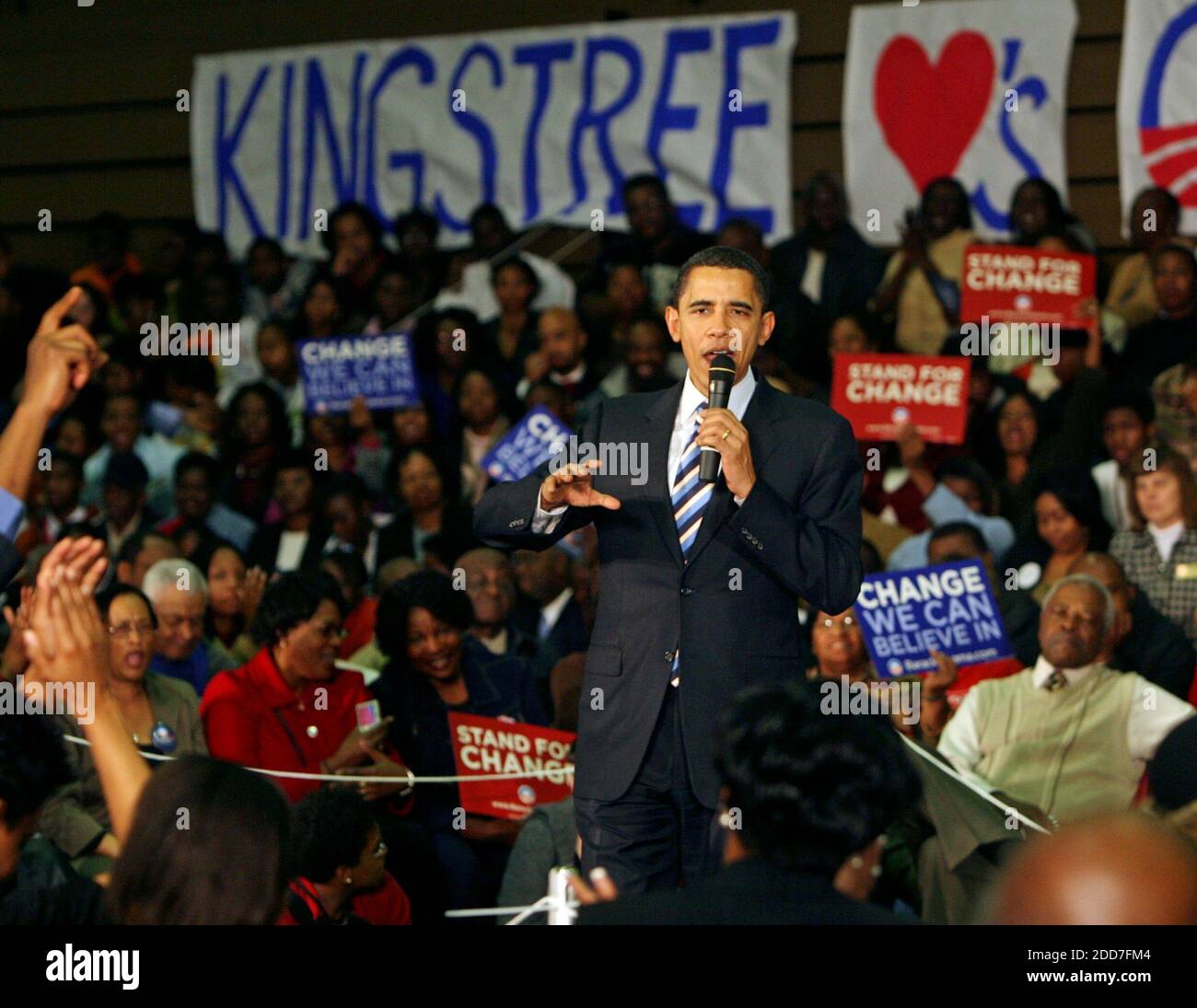 Democratic Presidential candidate Barack Obama speaks at Kingstree Senior High Schooduring a campaign rallyl in Kingstree, SC, USA on January 24, 2008. Photo by Jeff Blake/The State/MCT/ABACAPRESS.COM Stock Photo