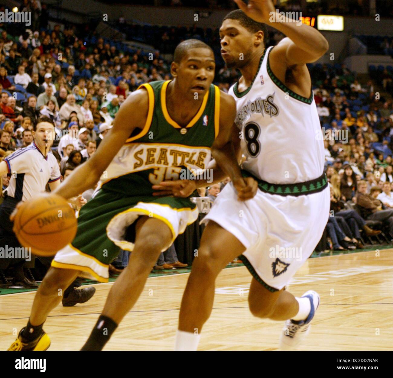 The Seattle SuperSonics Kevin Durant 35 drives around Minnesota