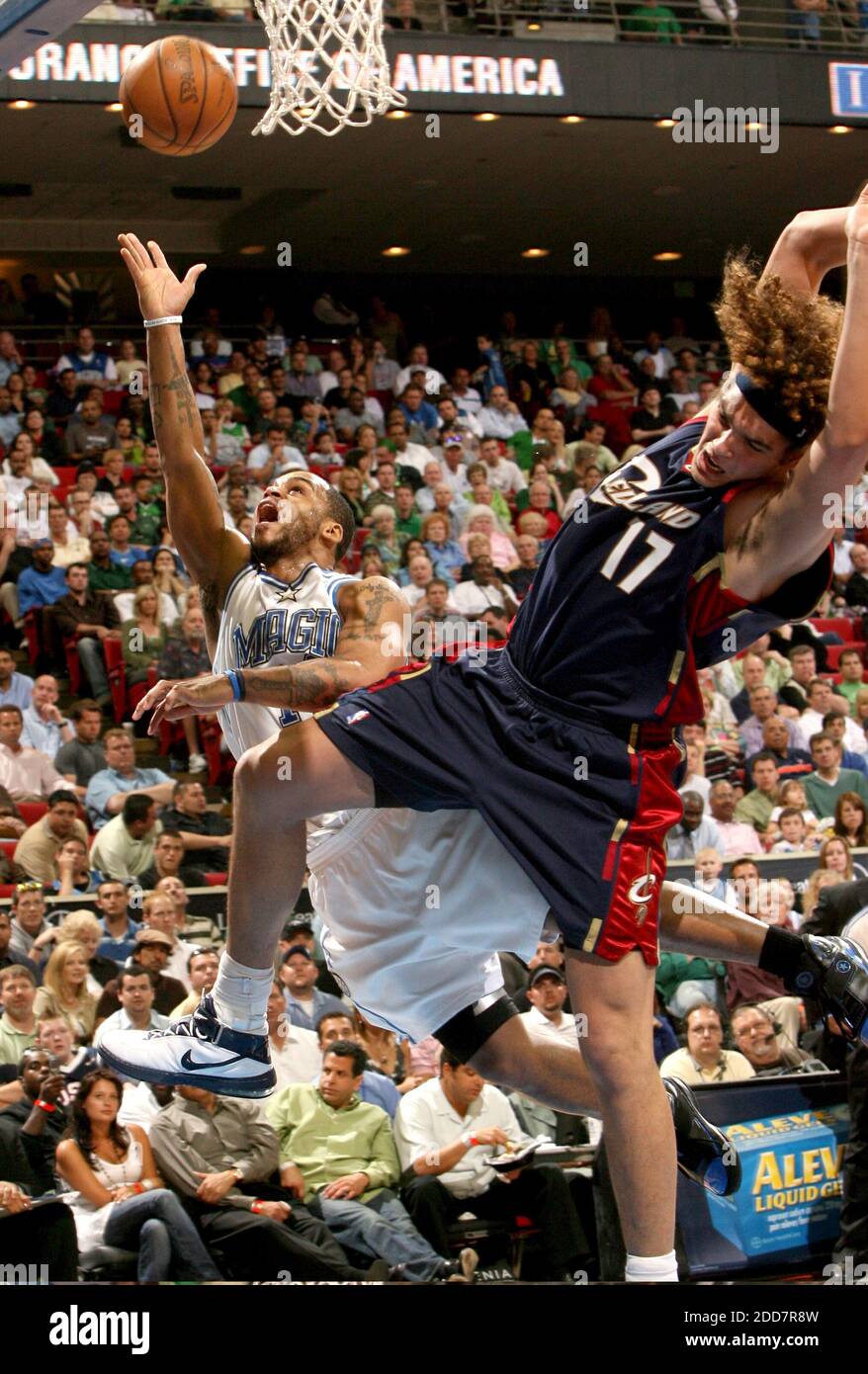 RJ - BASQUETE/NBA/COLETIVA - ESPORTES - O jogador brasileiro Anderson  Varejão, ala/pivô do Cleveland Cavaliers, durante coletiva de imprensa  organizada pela NBA antes do jogo entre Miami Heat e Cleveland Cavaliers,  válido