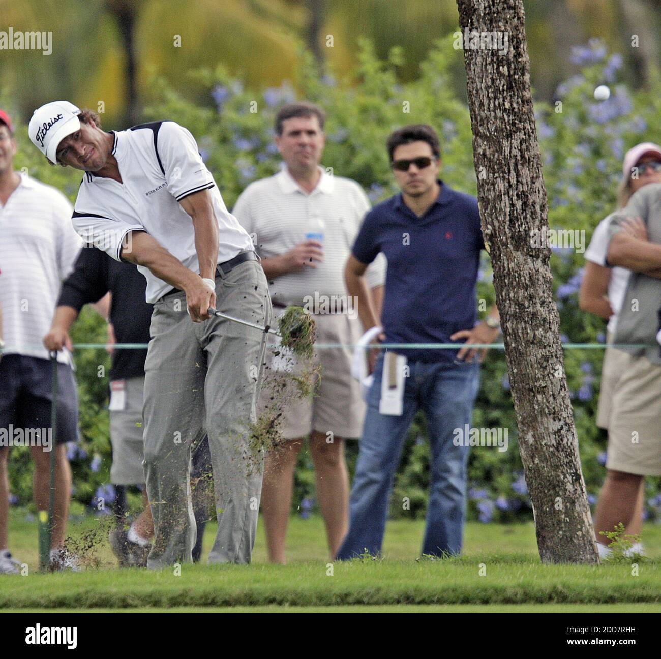 NO FILM, NO VIDEO, NO TV, NO DOCUMENTARY - Adam Scott hits out of the rough on the 17th hole during the continuation of the third round of the 2008 World Golf Championship-CA at the Doral Golf Resort & Spa in Miami, FL, USA on March 23, 2008.Photo by John VanBeekum/Miami Herald/MCT/Cameleon/ABACAPRESS.COM Stock Photo