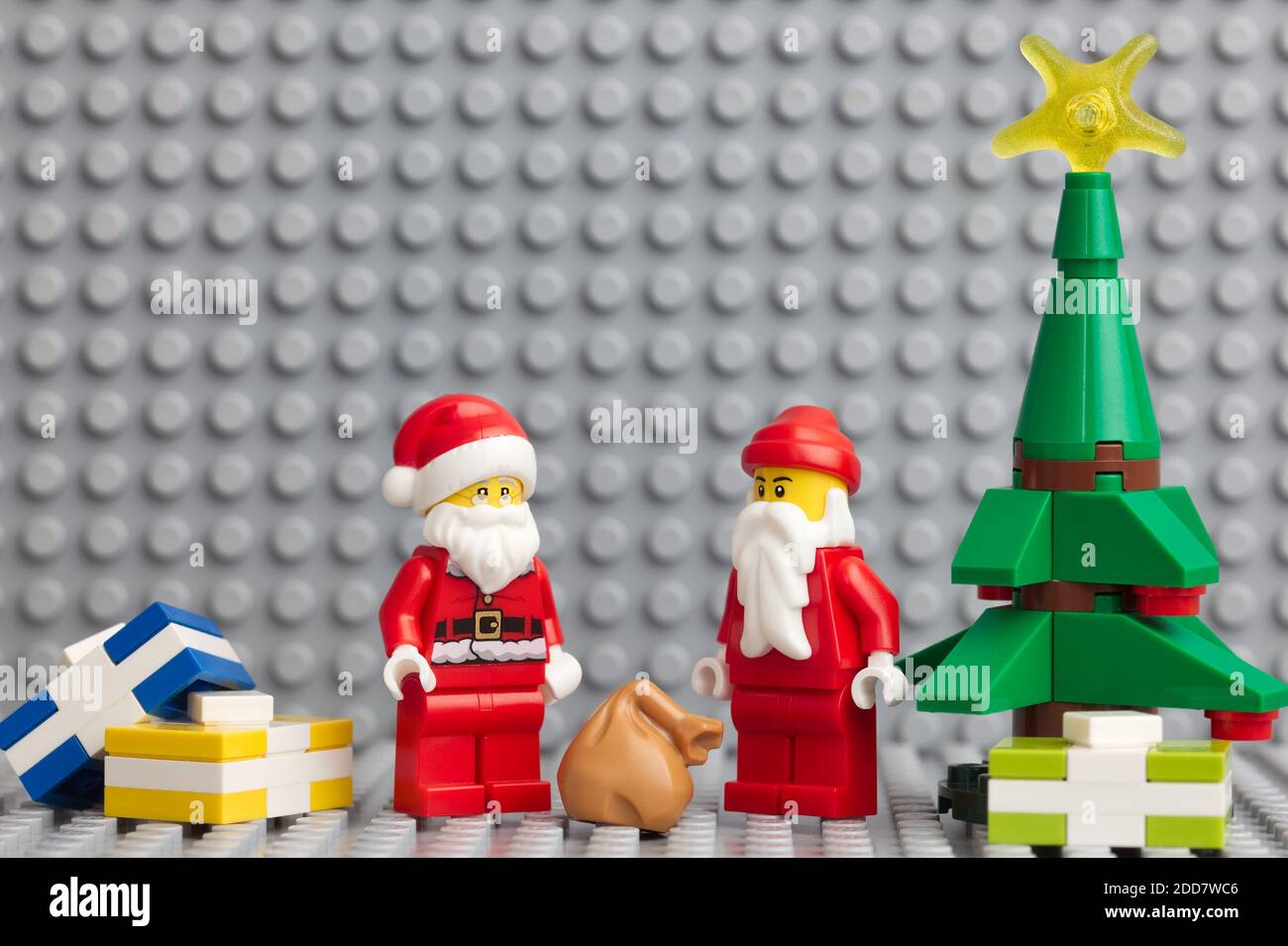 Lego santa hi-res stock photography and images - Alamy