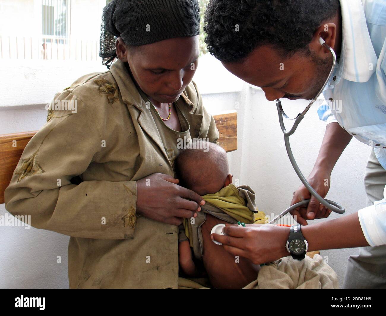 NO FILM, NO VIDEO, NO TV, NO DOCUMENTARY - A doctor checks the heartbeat of a malnourished child at a clinic run by the medical charity Doctors Without Borders in Shashemene, Ethiopia, May 28, 2008. The U.N. Children's Fund has warned that 6 million Ethiopian children under the age of 5 require emergency feeding. Photo by Shashank Bengali/MCT/ABACAPRESS.COM Stock Photo