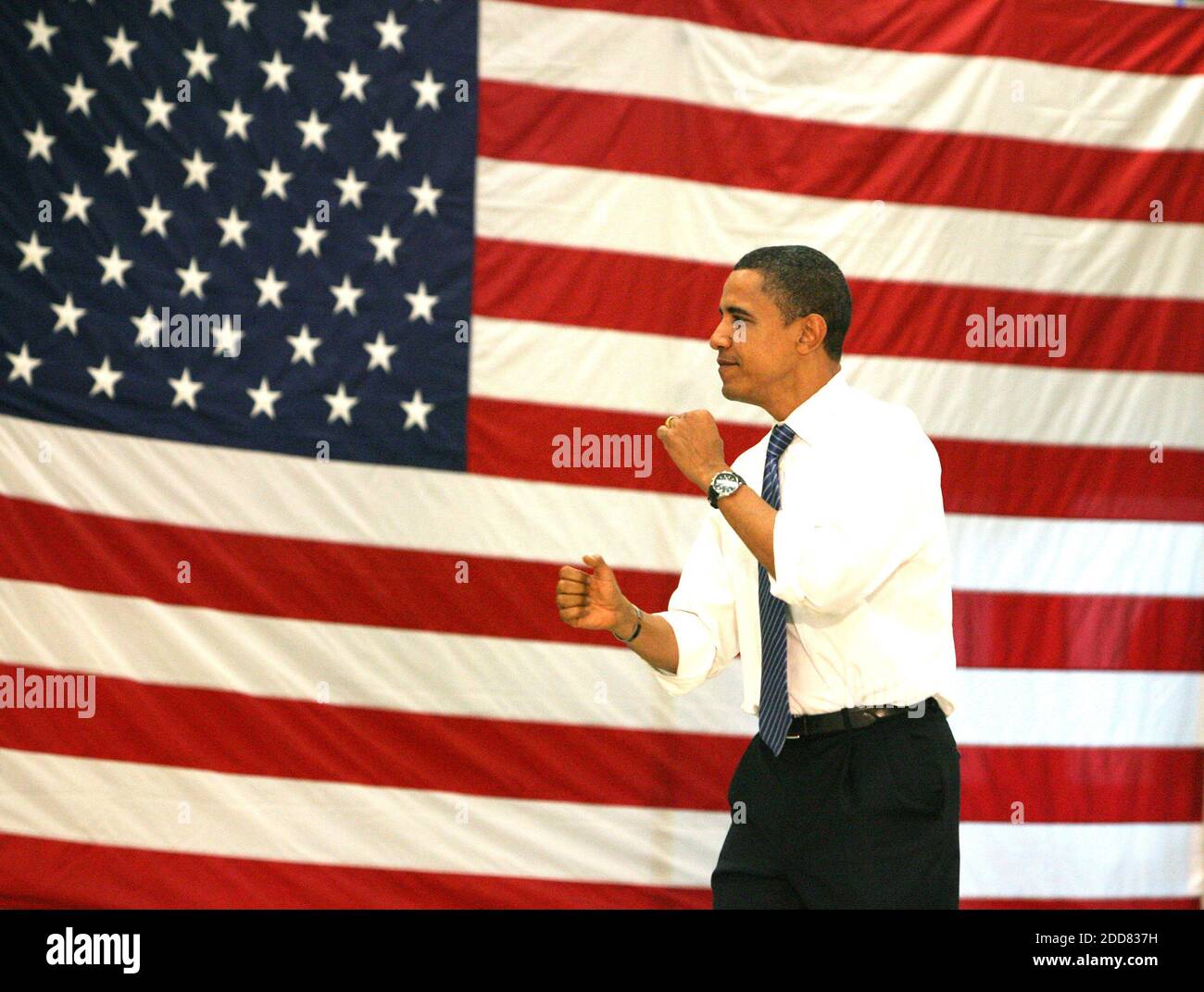 NO FILM, NO VIDEO, NO TV, NO DOCUMENTARY - Democratic presidential candidate Sen. Barack Obama arrives at a meeting of volunteers and supporters at Freedom High School in Orlando, FL, USA on August 1, 2008. Photo by Joe Burbank/Orlando Sentinel/MCT/ABACAPRESS.COM Stock Photo