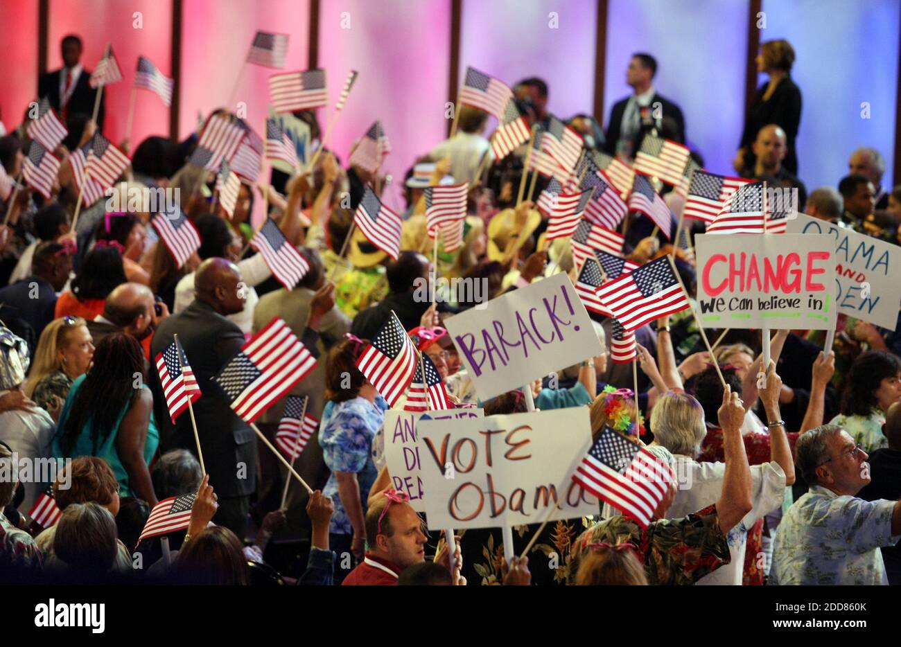 NO FILM, NO VIDEO, NO TV, NO DOCUMENTARY - Delegates show their support and colors on the first day of the Democratic National Convention at the Pepsi Center in Denver, CO, USA on August 25, 2008. Photo by Brian Baer/Sacramento Bee/MCT/ABACAPRESS.COM Stock Photo