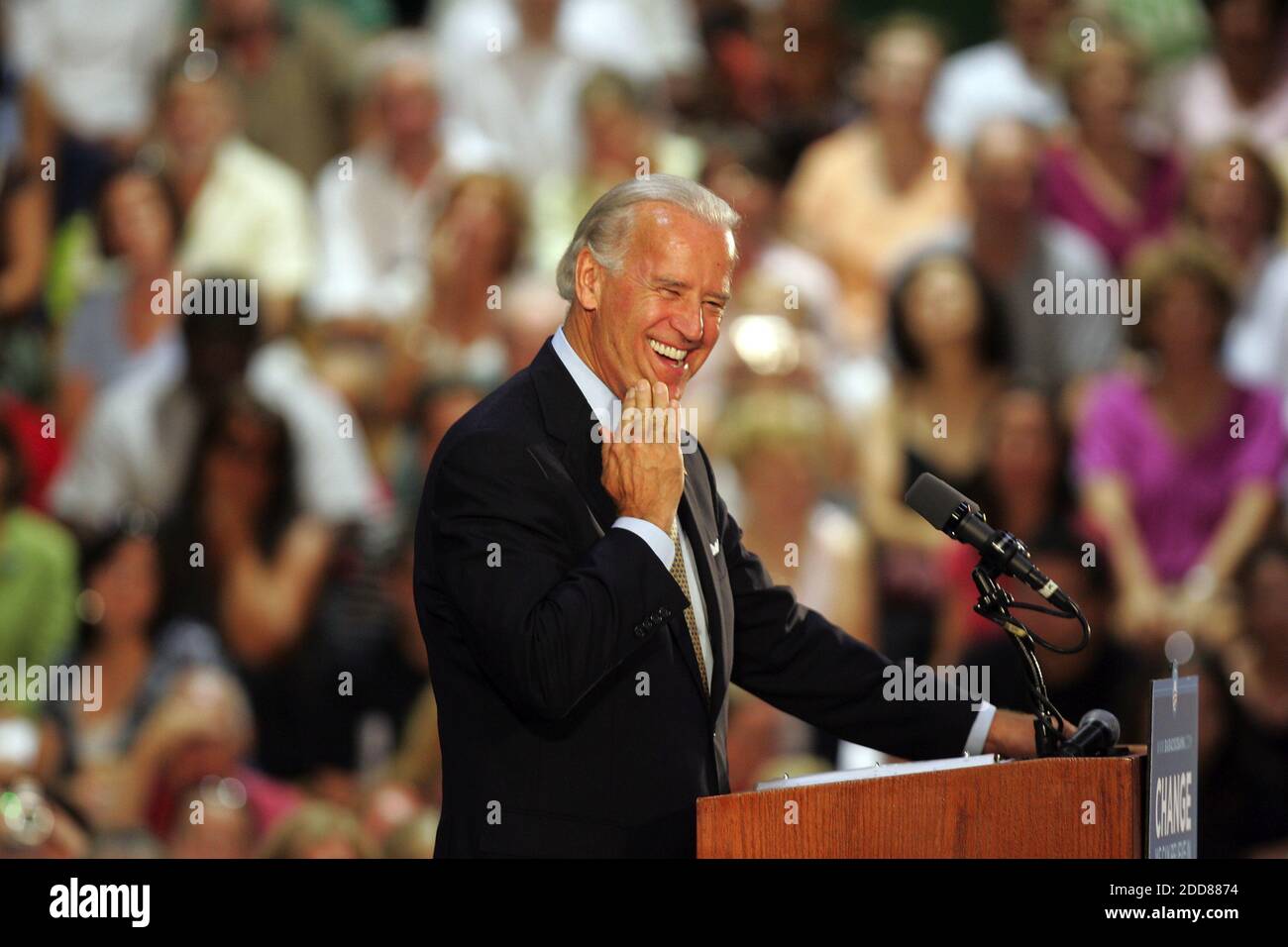 NO FILM, NO VIDEO, NO TV, NO DOCUMENTARY - Democratic vice-presidential nominee Joe Biden shares a light moment with a crowd gathered at the Maple Point Middle School in Langhorne, PA, USA, on Friday, September 5, 2008. Photo by David Swanson/Philadelphia Inquirer/MCT/ABACAPRESS.COM Stock Photo