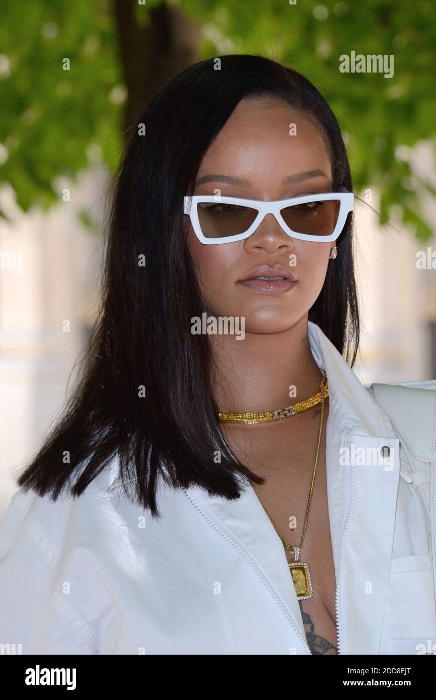 Rihanna Louis Vuitton Spring Summer 2019 Menswear Fashion Show Paris June 21,  2018 – Star Style