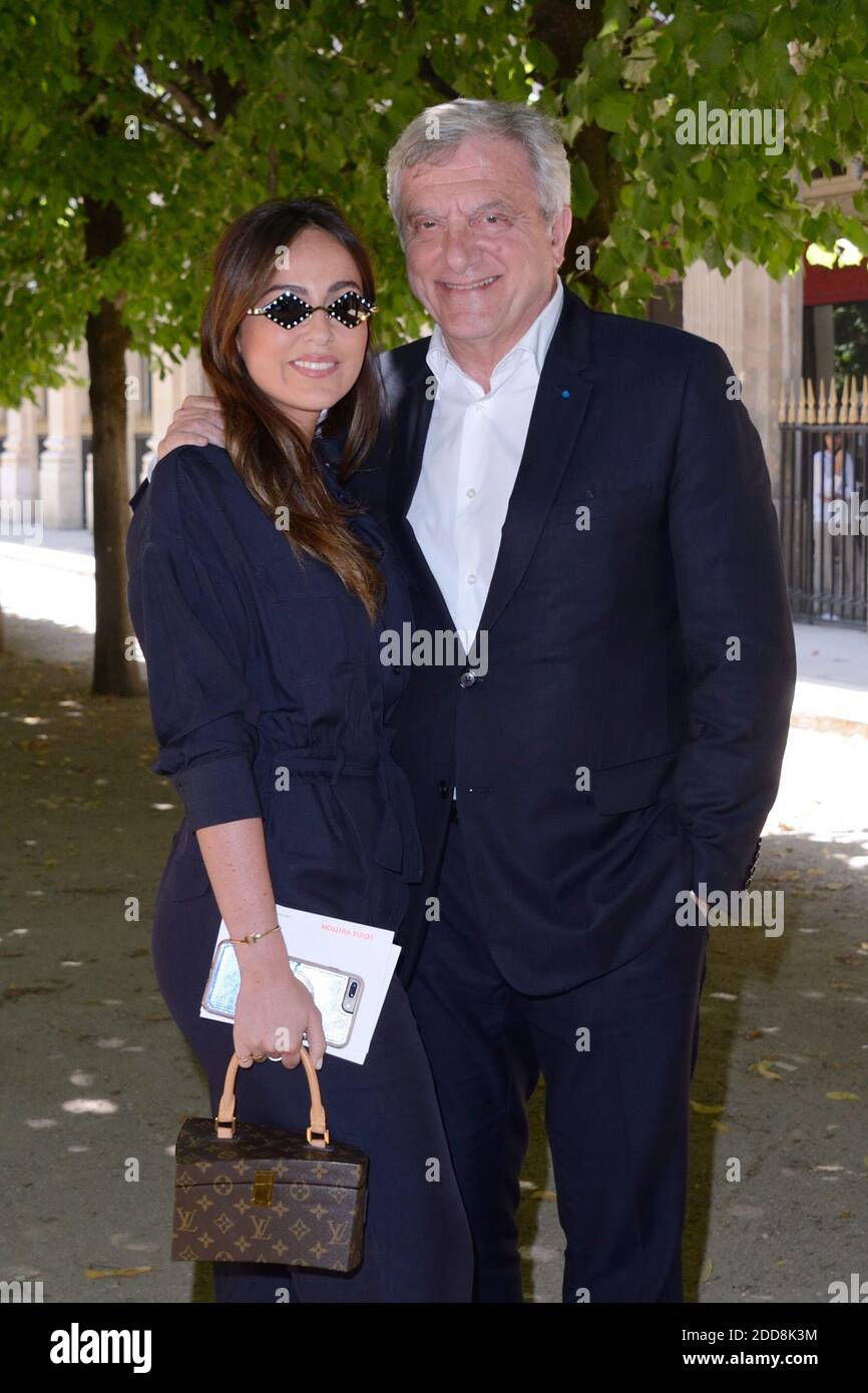 Julia Toledano y Sidney Toledano asistieron a la feria Louis Vuitton  Menswear Spring Summer 2019 como parte de la Semana de la Moda de París en  París, Francia el 21 de junio