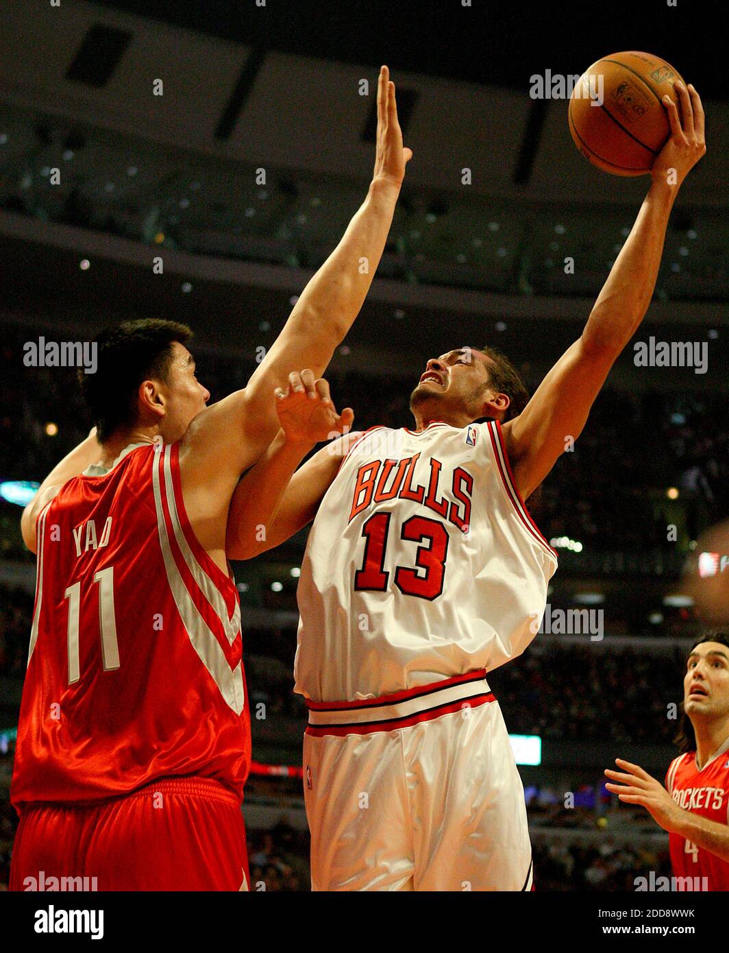 Carlos Boozer celebrates basket with below-the-belt shot to referee -  Sports Illustrated