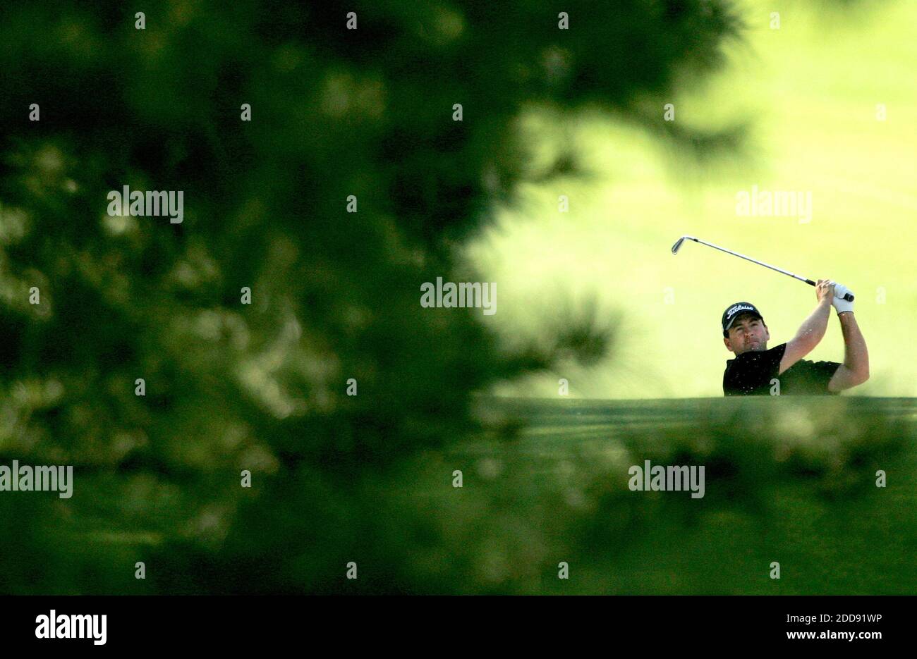 NO FILM, NO VIDEO, NO TV, NO DOCUMENTARY - Ben Curtis hits to the first green during the opening round of the Masters Tournament at Augusta National Golf Club in Augusta, GA, USA on April 9, 2009. Photo by Gerry Melendez/The State/MCT/ABACAPRESS.COM Stock Photo