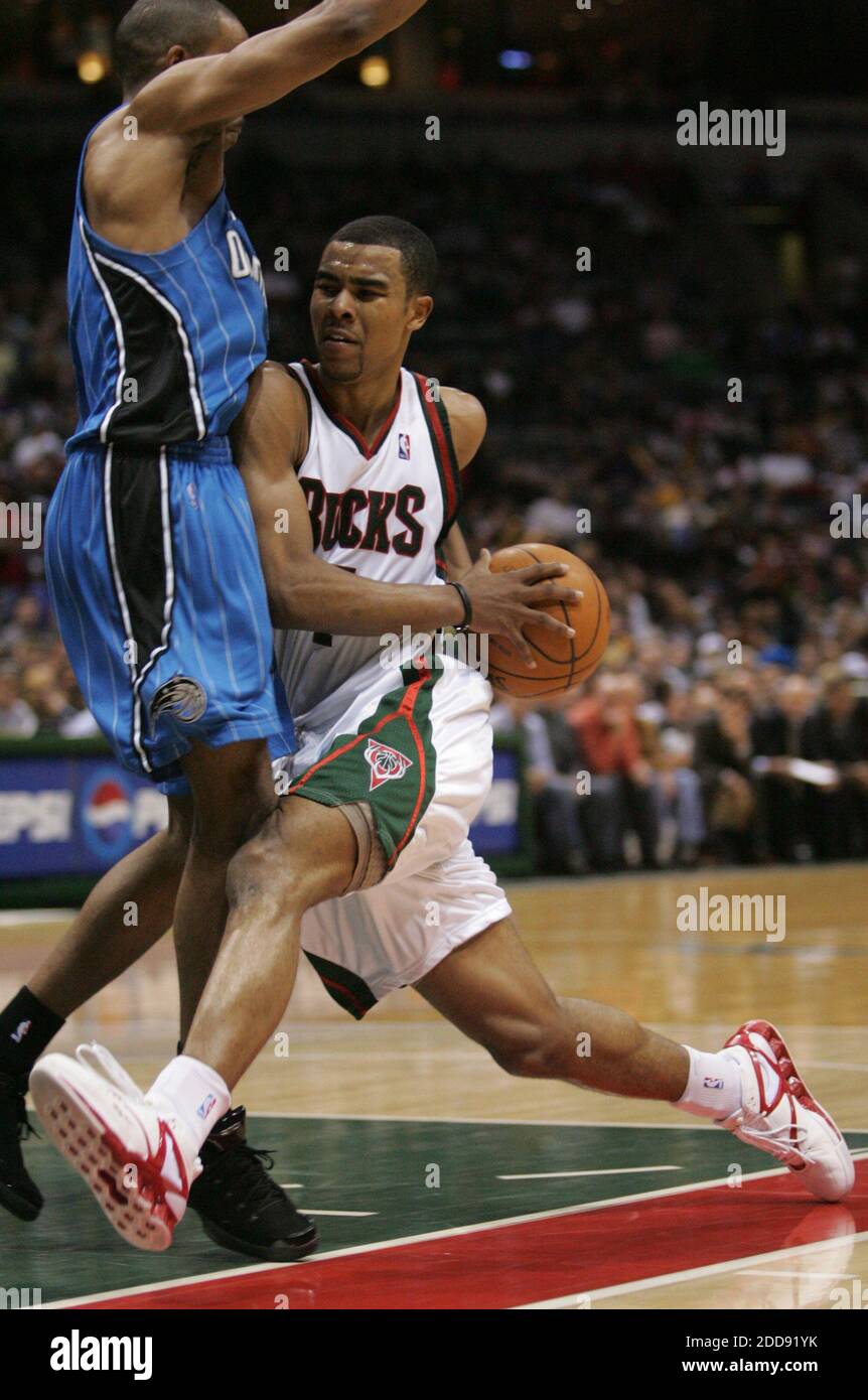 Point guard Rafer Alston of the Milwaukee Bucks dribbles the ball News  Photo - Getty Images