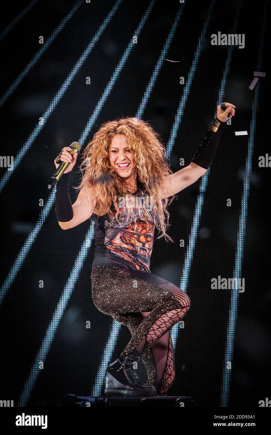 Shakira concert el dorado hi-res stock photography and images - Alamy