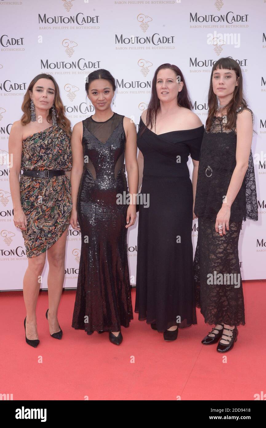 Elodie Bouchez, Cecile Zhang, Guest, Astrid Berges Frisbey attending