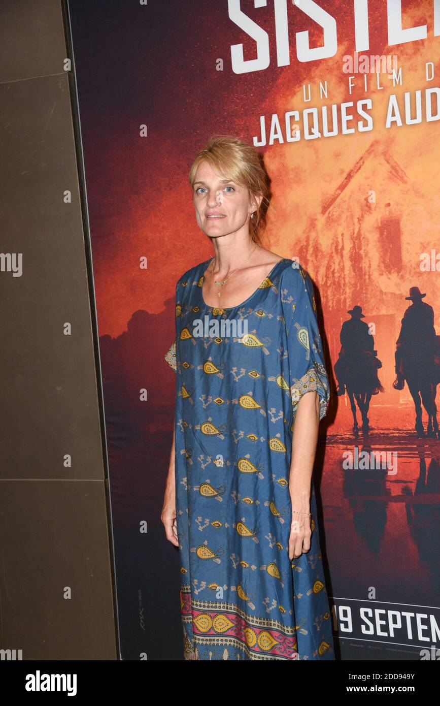 Olivia Cote attends the premiere of 'Les freres Sisters' at UGC