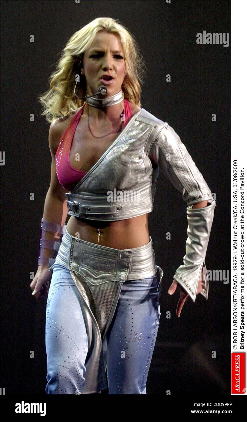 NO FILM, NO VIDEO, NO TV, NO DOCUMENTARY - © BOB LARSON/KRT/ABACA. 19929-1. Walnut Creek/CA, USA, 01/08/2000. Britney Spears performs for a sold-out crowd at the Concord Pavilion. Stock Photo