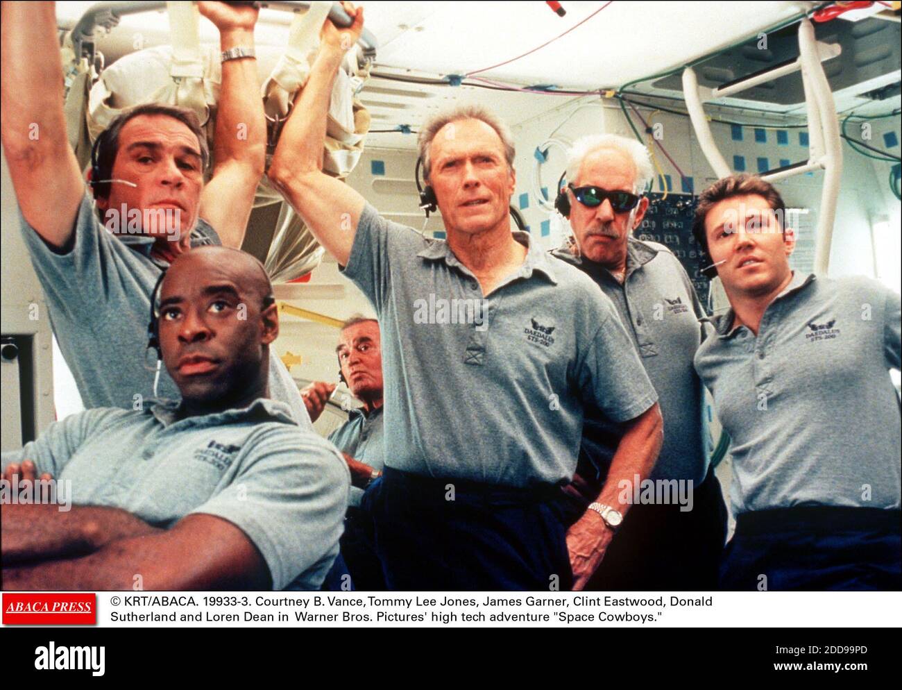 NO FILM, NO VIDEO, NO TV, NO DOCUMENTARY - © KRT/ABACA. 19933-3. Courtney B. Vance, Tommy Lee Jones, James Garner, Clint Eastwood, Donald Sutherland and Loren Dean in Warner Bros. Pictures' high tech adventure Space Cowboys. Stock Photo