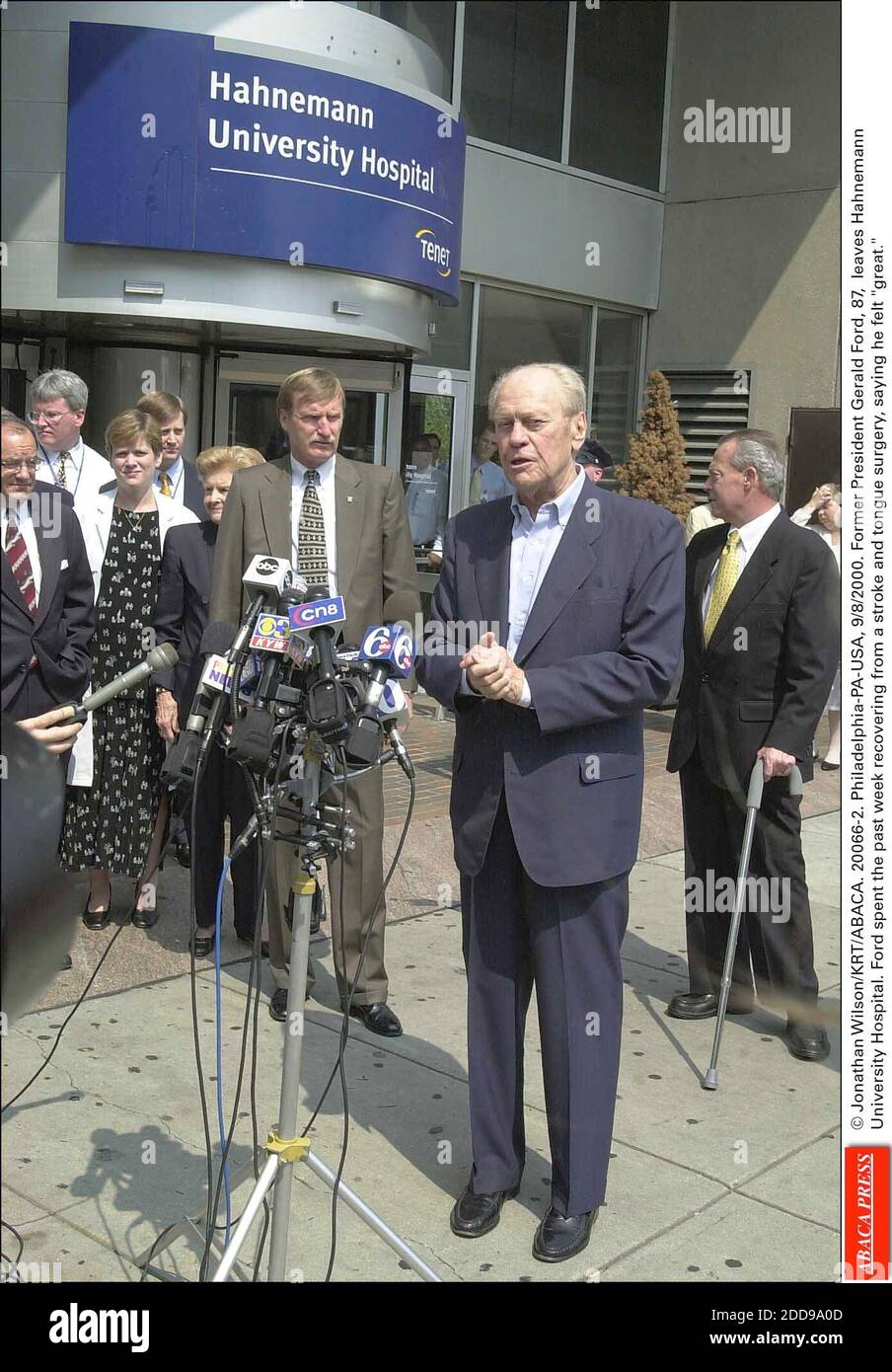 NO FILM, NO VIDEO, NO TV, NO DOCUMENTARY - © Jonathan Wilson/KRT/ABACA. 20066-2. Philadelphia-PA-USA, 9/8/2000. Former President Gerald Ford, 87, leaves Hahnemann University Hospital. Ford spent the past week recovering from a stroke and tongue surgery, saying he felt great. Stock Photo