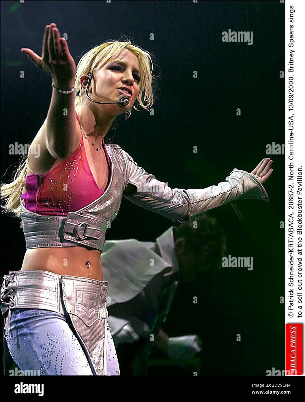 NO FILM, NO VIDEO, NO TV, NO DOCUMENTARY - © Patrick Schneider/KRT/ABACA. 20687-2. North Carolina-USA, 13/09/2000. Britney Spears sings to a sell out crowd at the Blockbuster Pavillion. Stock Photo