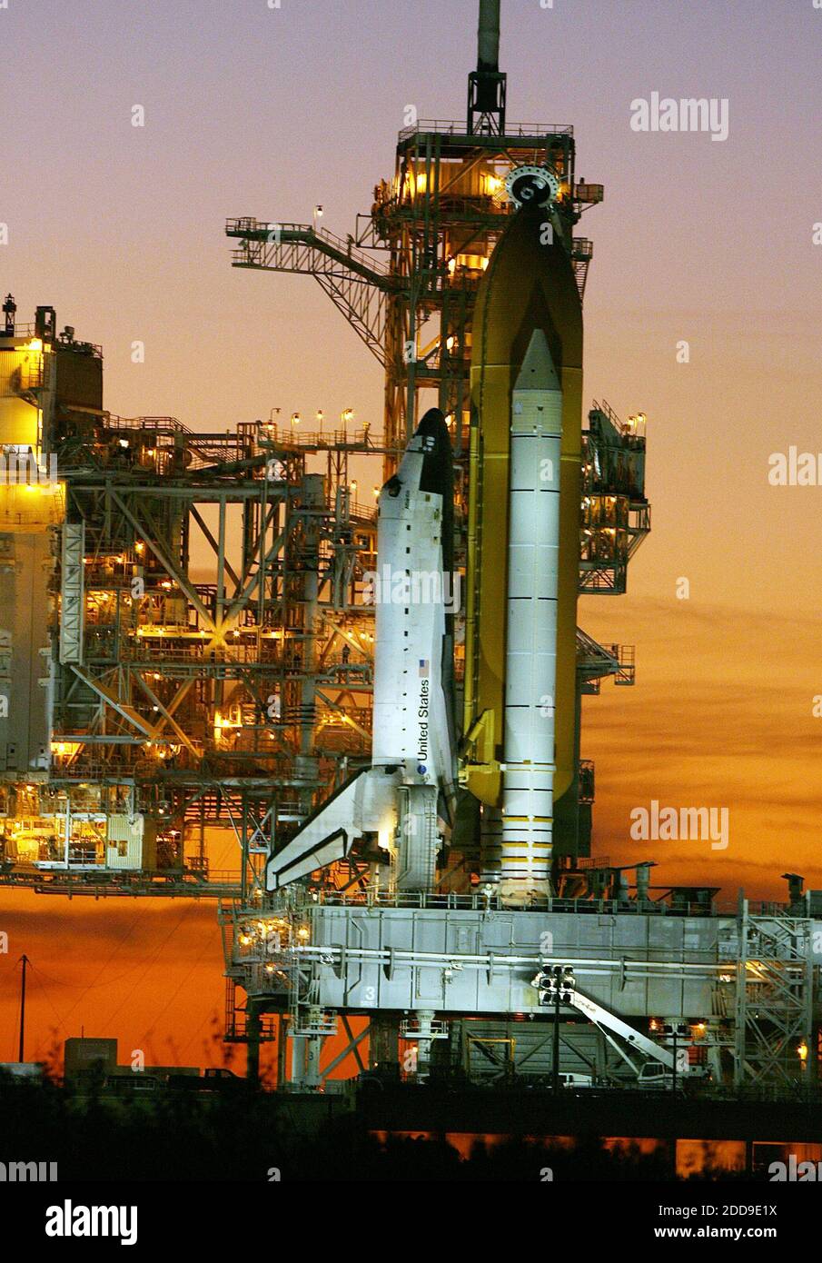 Sts 126 hi-res stock photography and images - Alamy