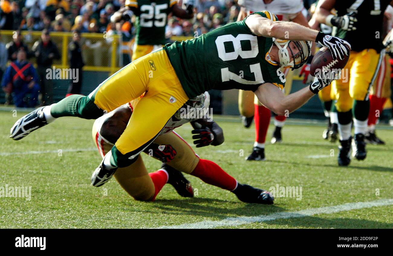 NO FILM, NO VIDEO, NO TV, NO DOCUMENTARY - Green Bay Packers Donald Driver  thanks the crowd as he leaves the field after a 30-24 win against the San  Francisco 49ers at