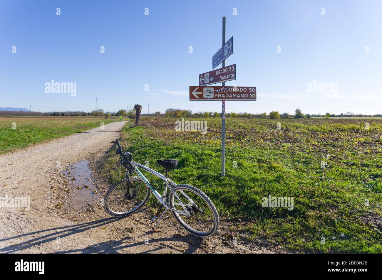 Udine, Italy (21st November 2020) - A cross-road of the Alpe Adria cycle-way connecting Salzburg in Austria and Grado in Italy Stock Photo